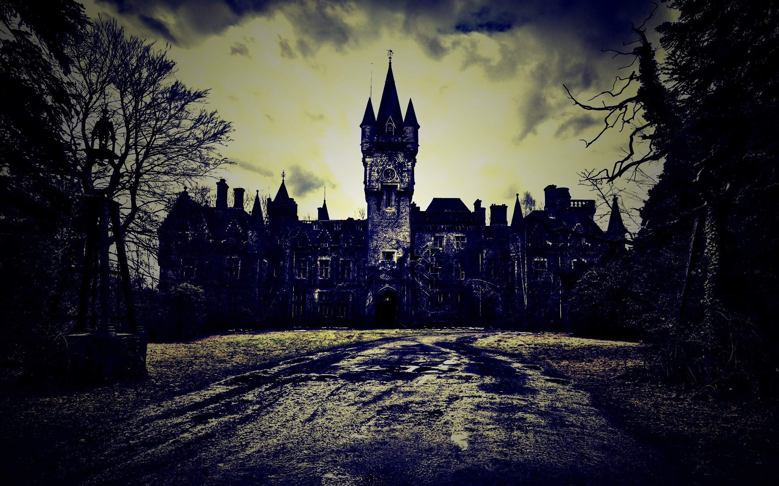 Разрушающийся замок обои