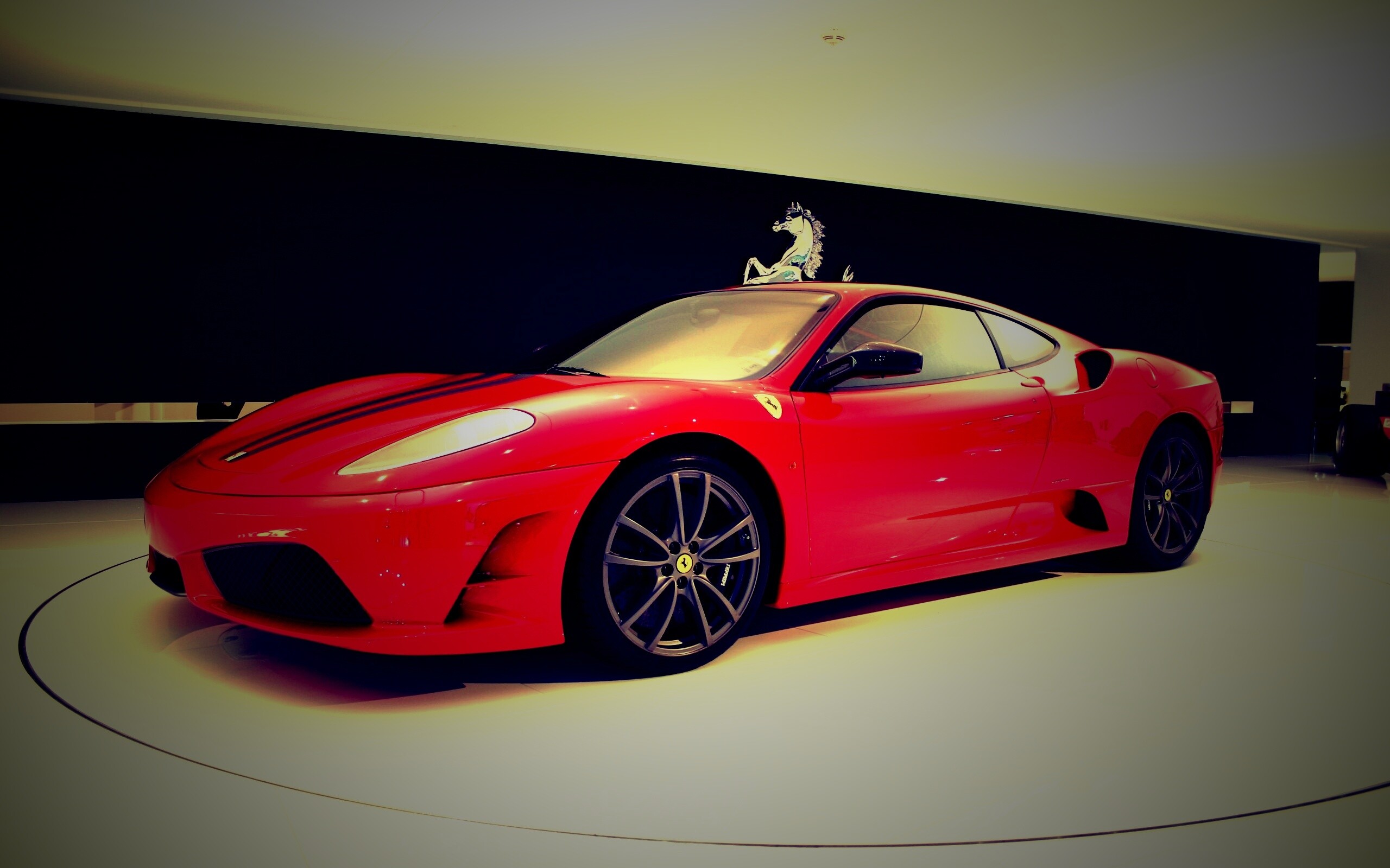 Ferrari F430 Scuderia на выставке обои