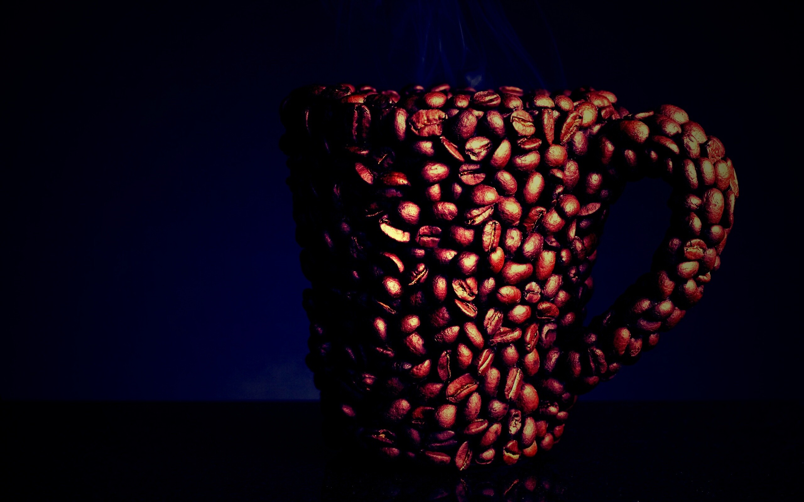 Кружка из кофейных зерен обои