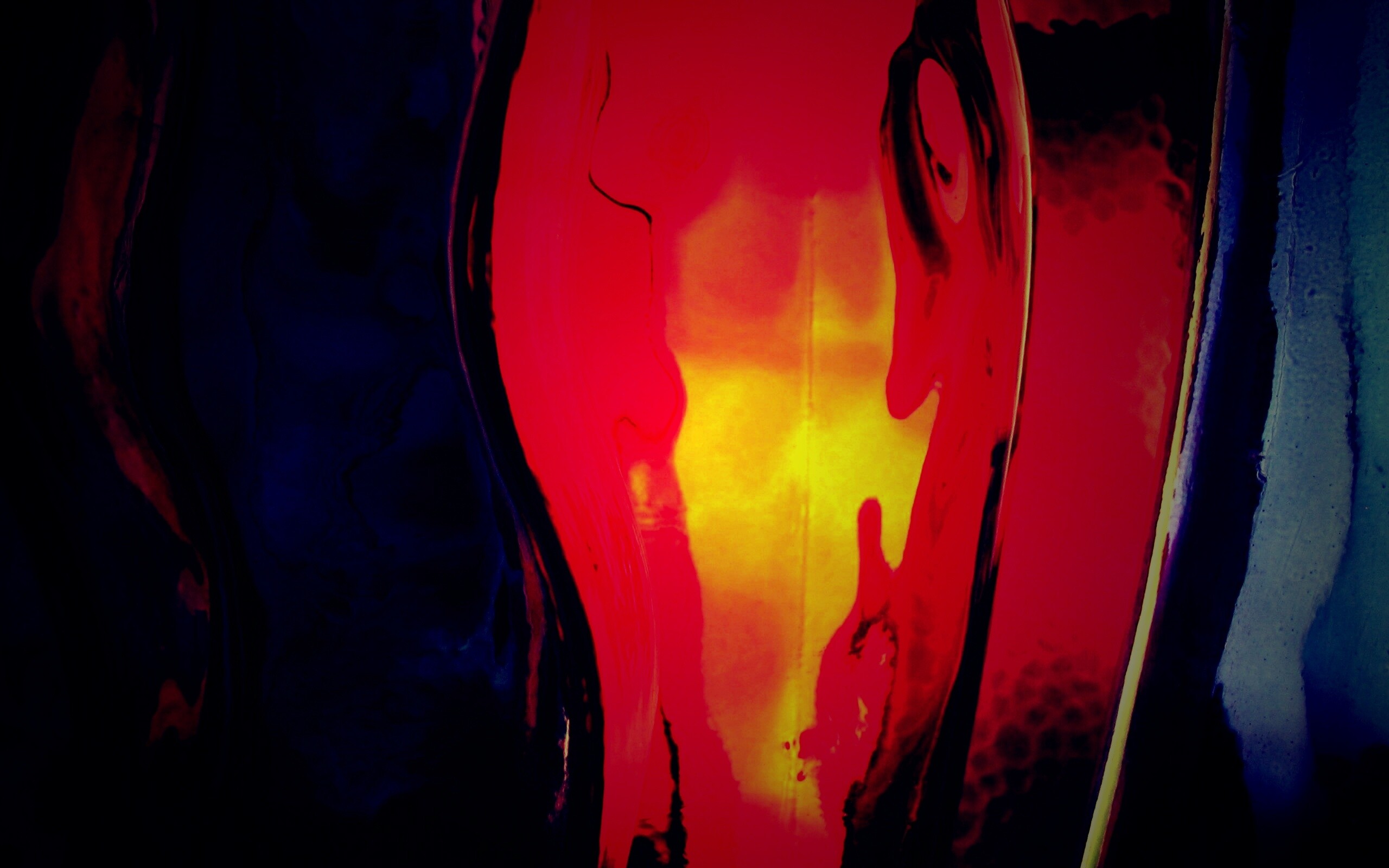 Абстрактное в бутылочном стекле обои