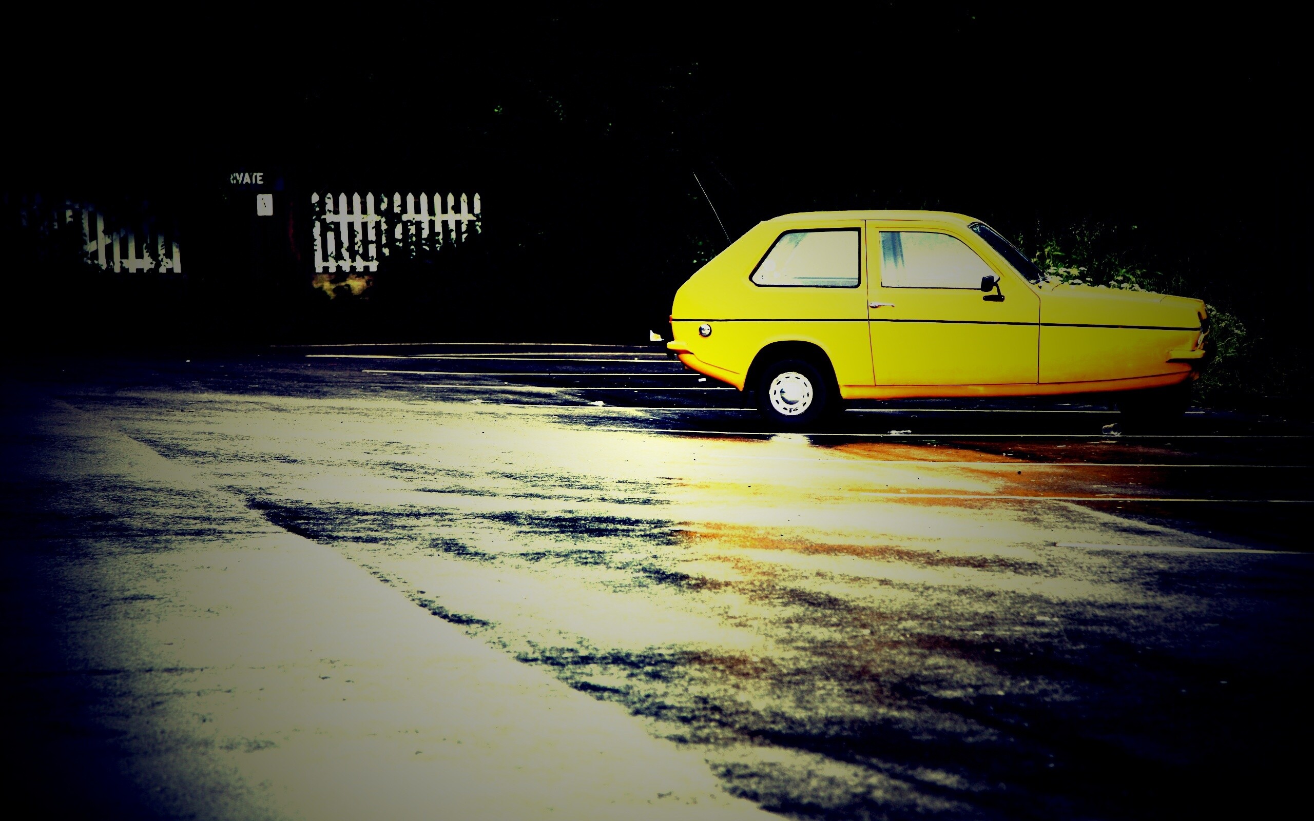 Трёхколёсный ретро автомобиль обои