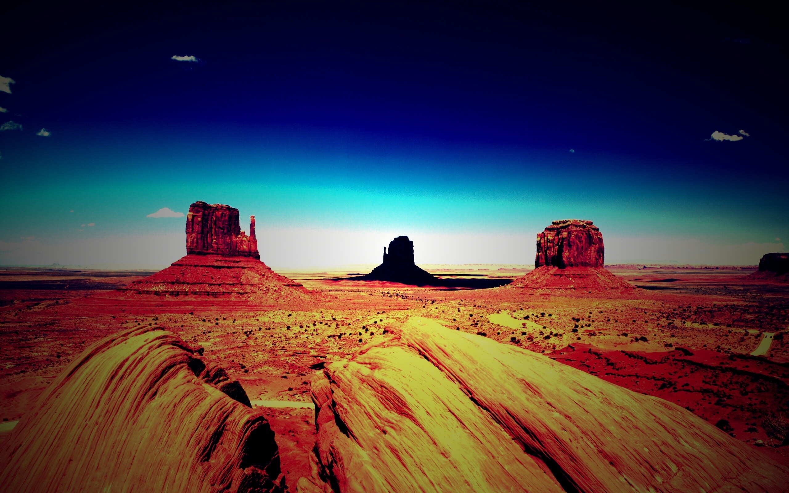 Долина монументальных гор обои