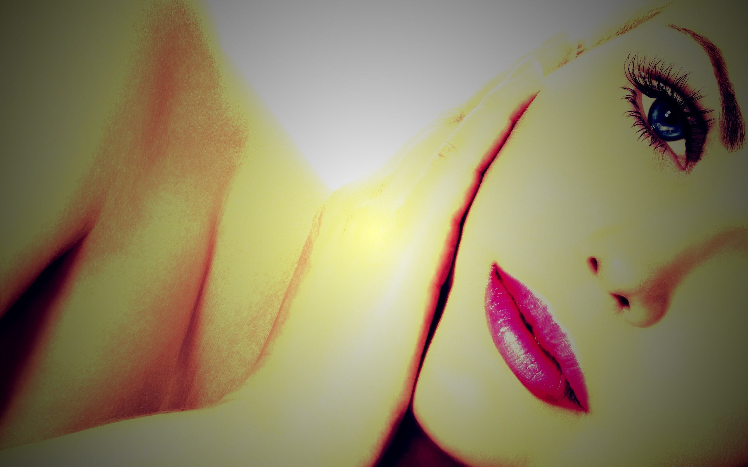 Взгляд из под ресниц обои