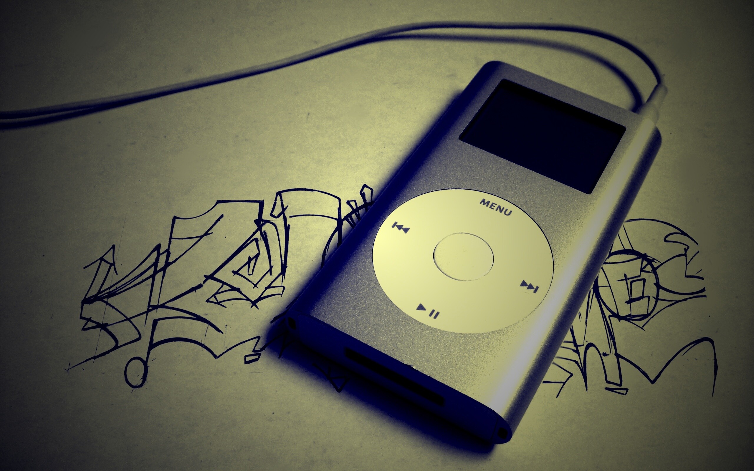 iPod на лиске с граффити обои