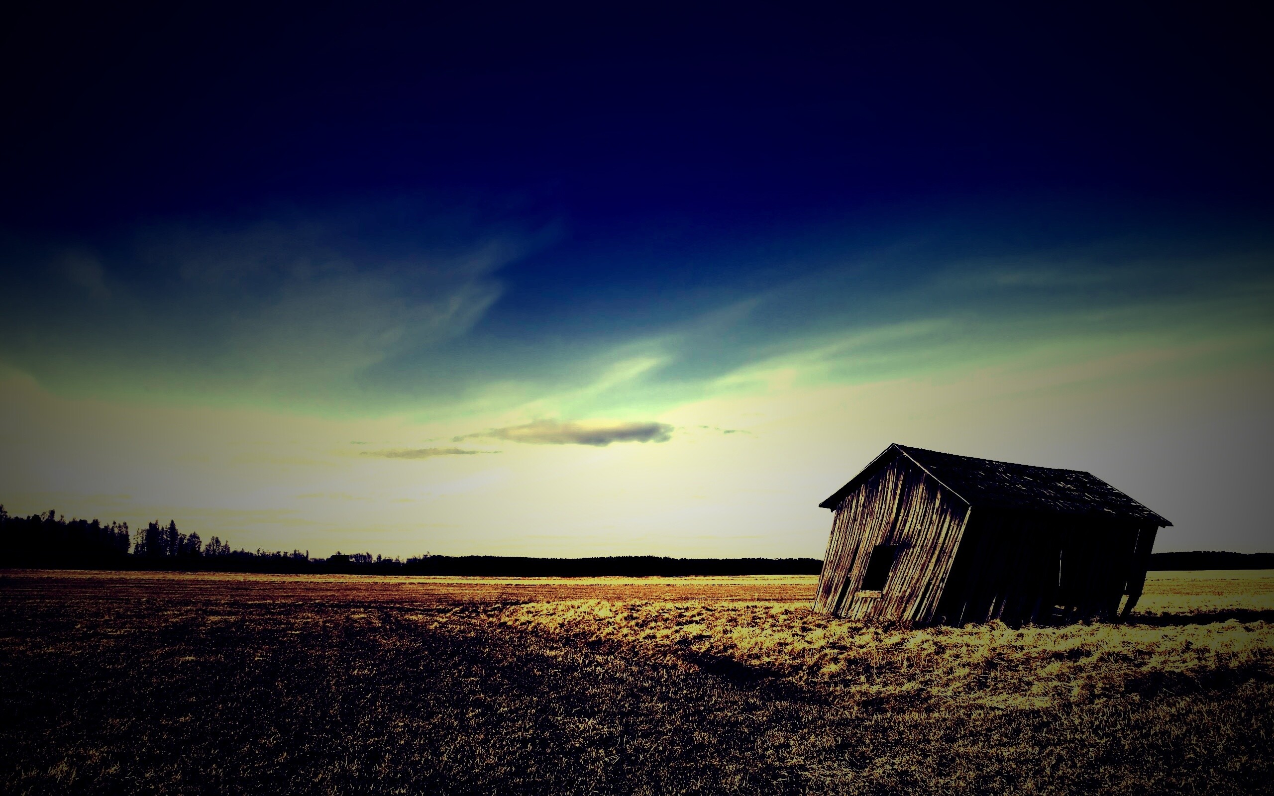 Покосившийся сарай обои
