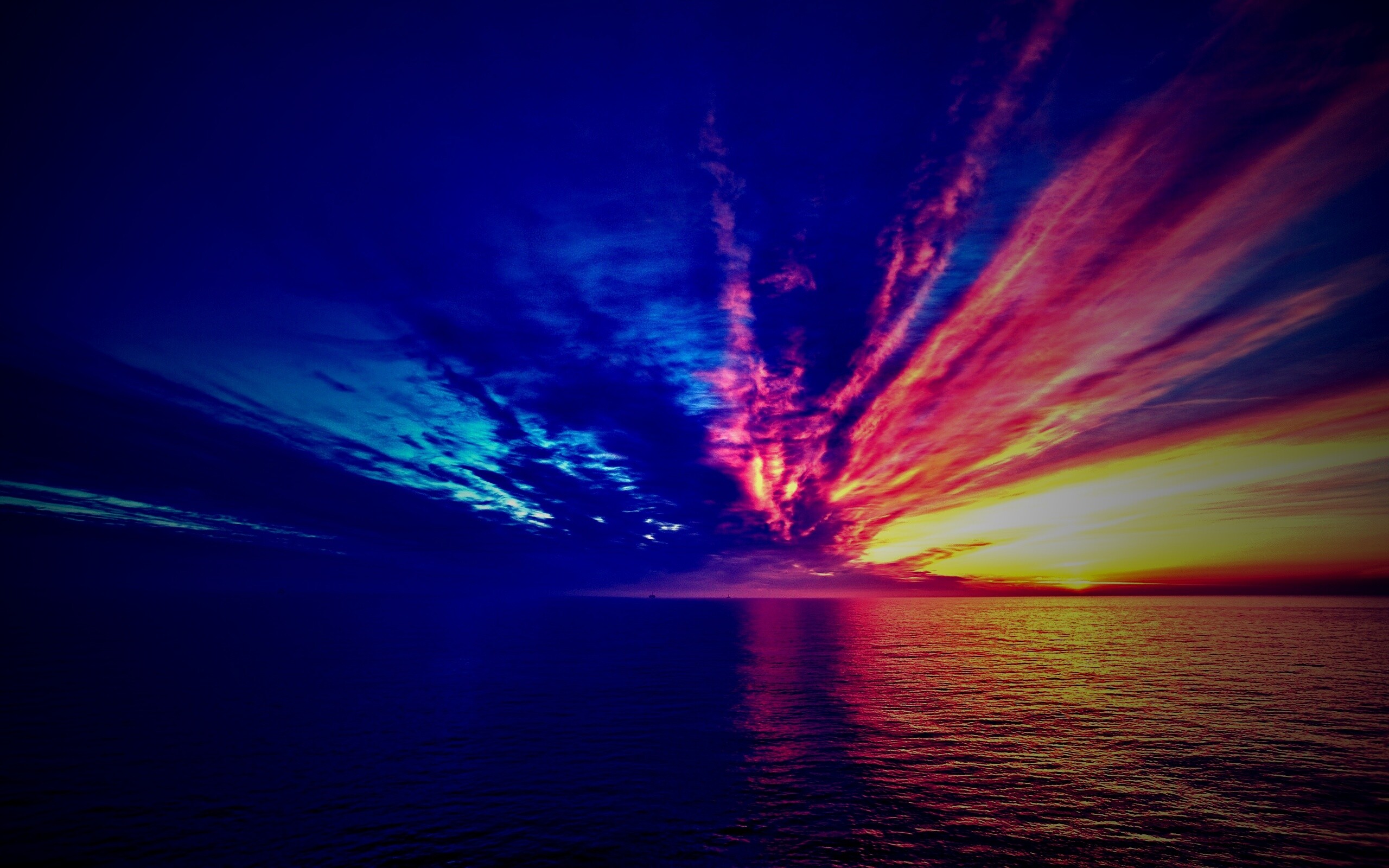 Закатное небо над морем обои