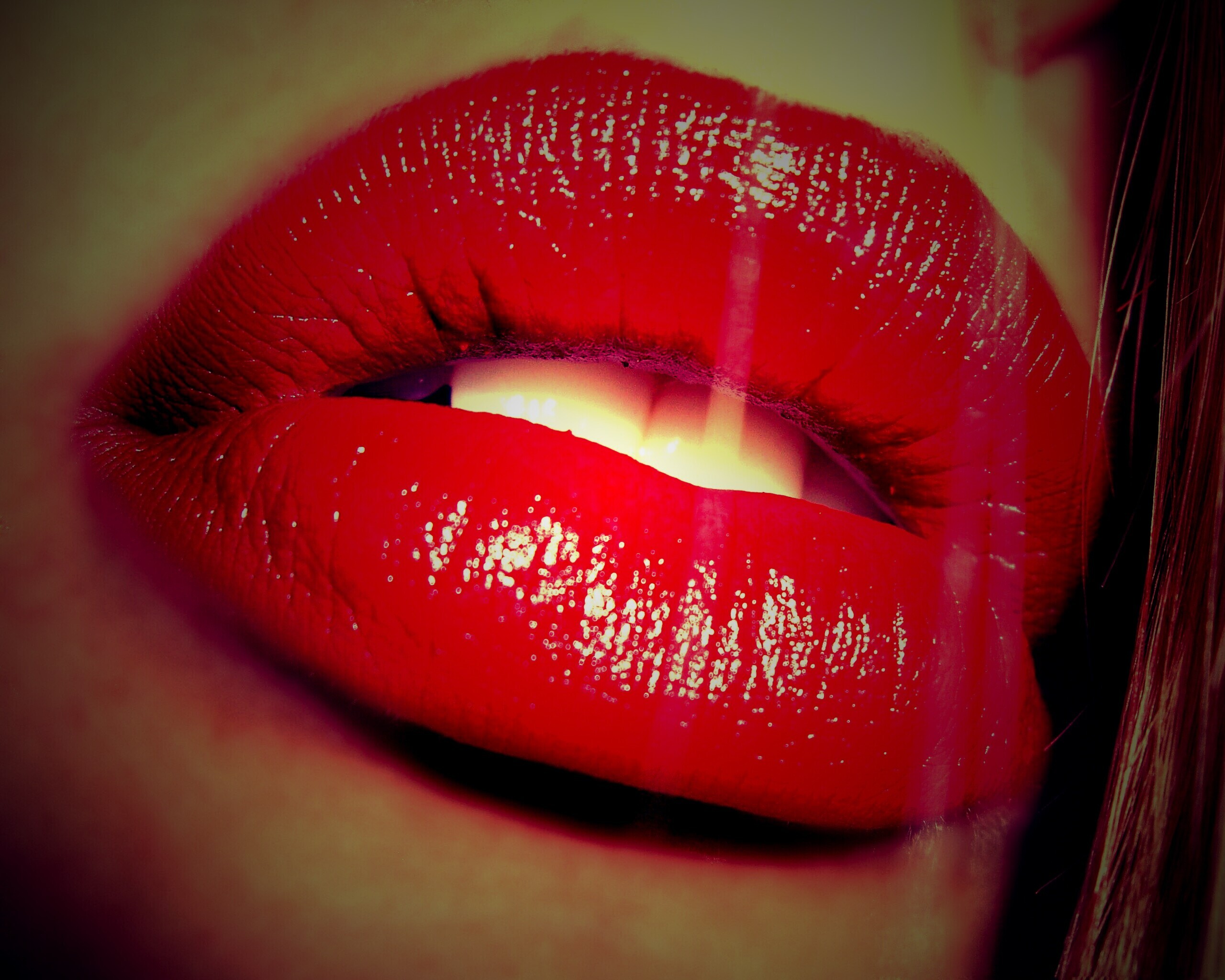 Сочные губы обои