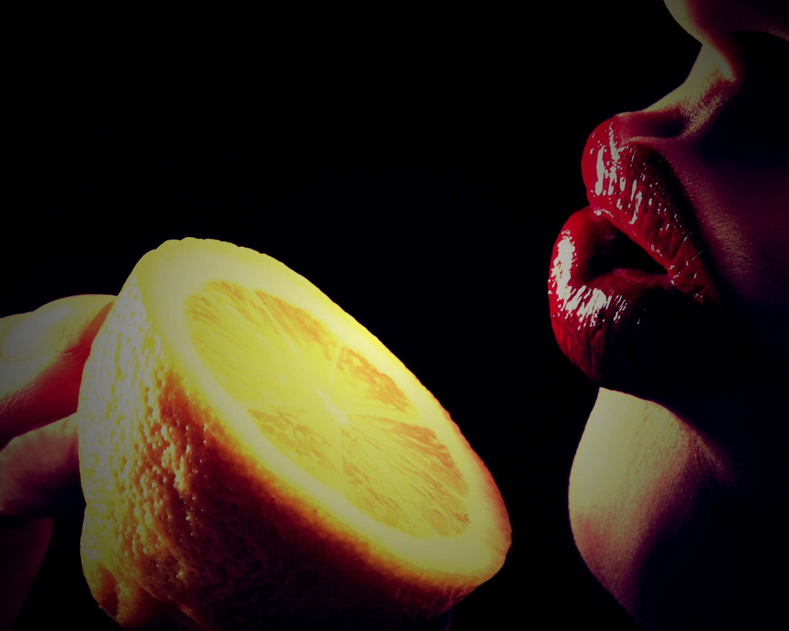 Лимон и губы обои