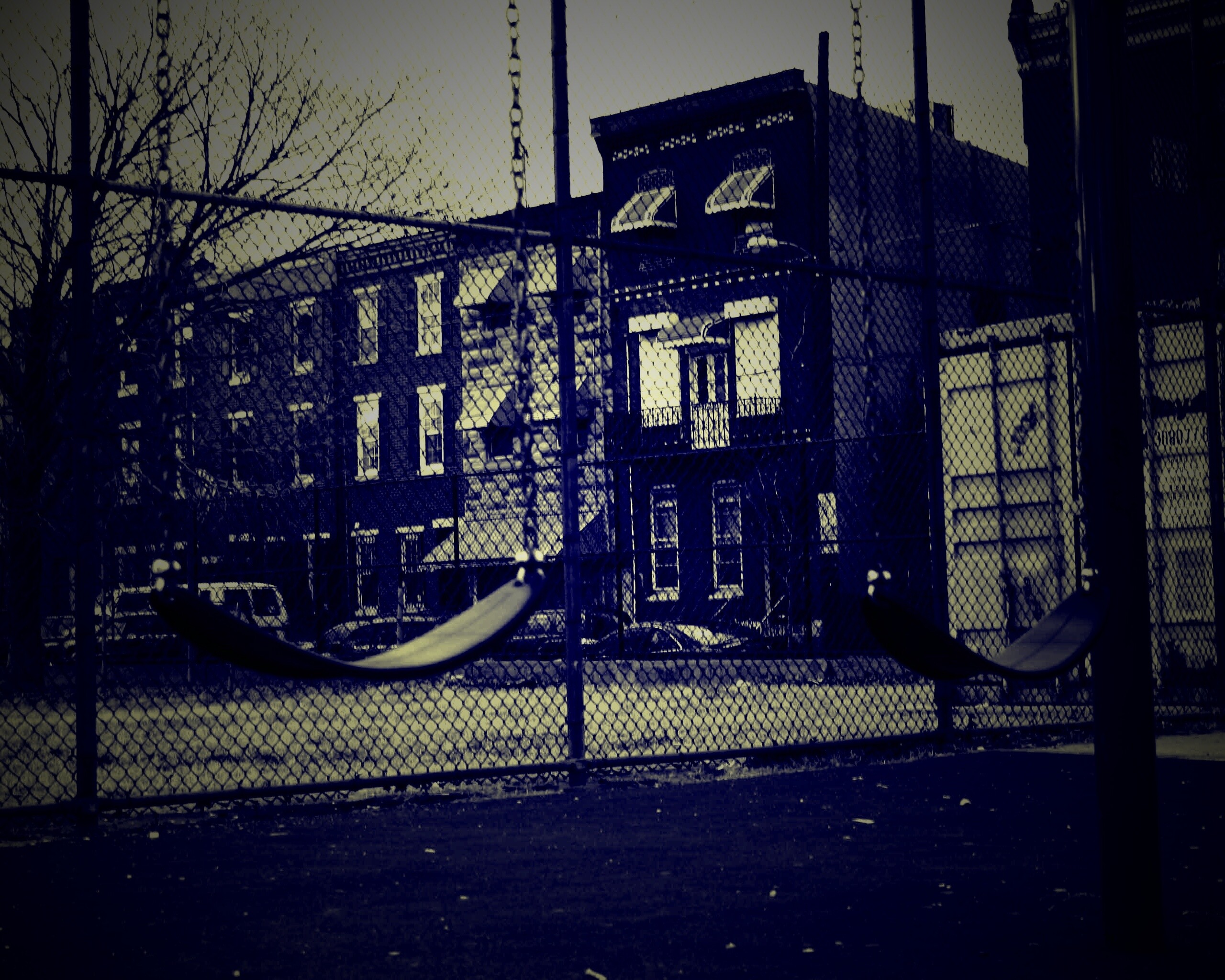 Пустые качели обои