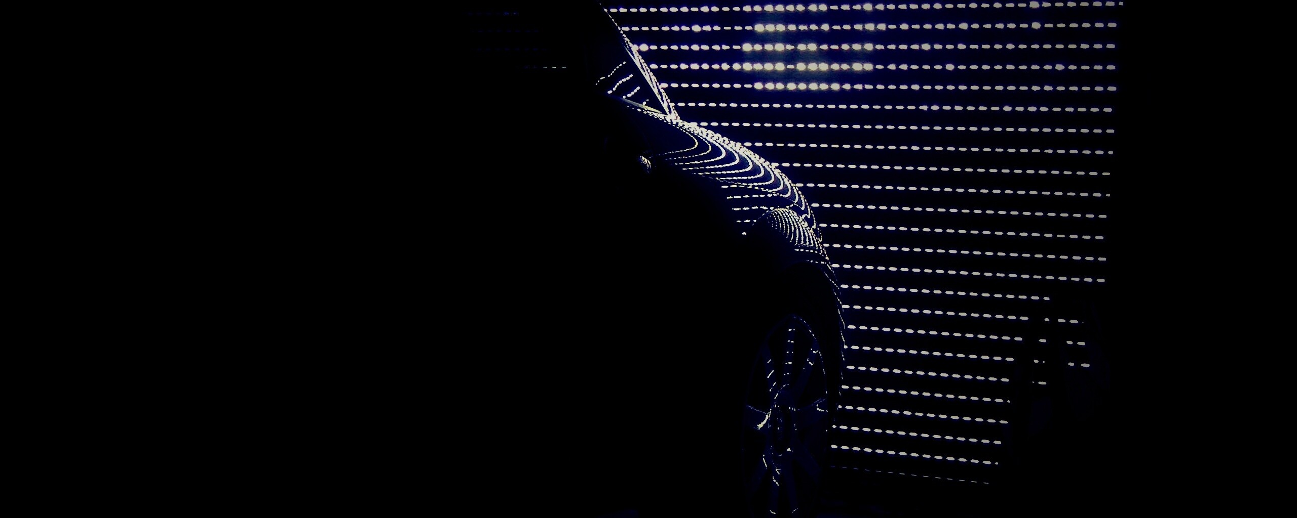 Машина в закрытом гараже обои