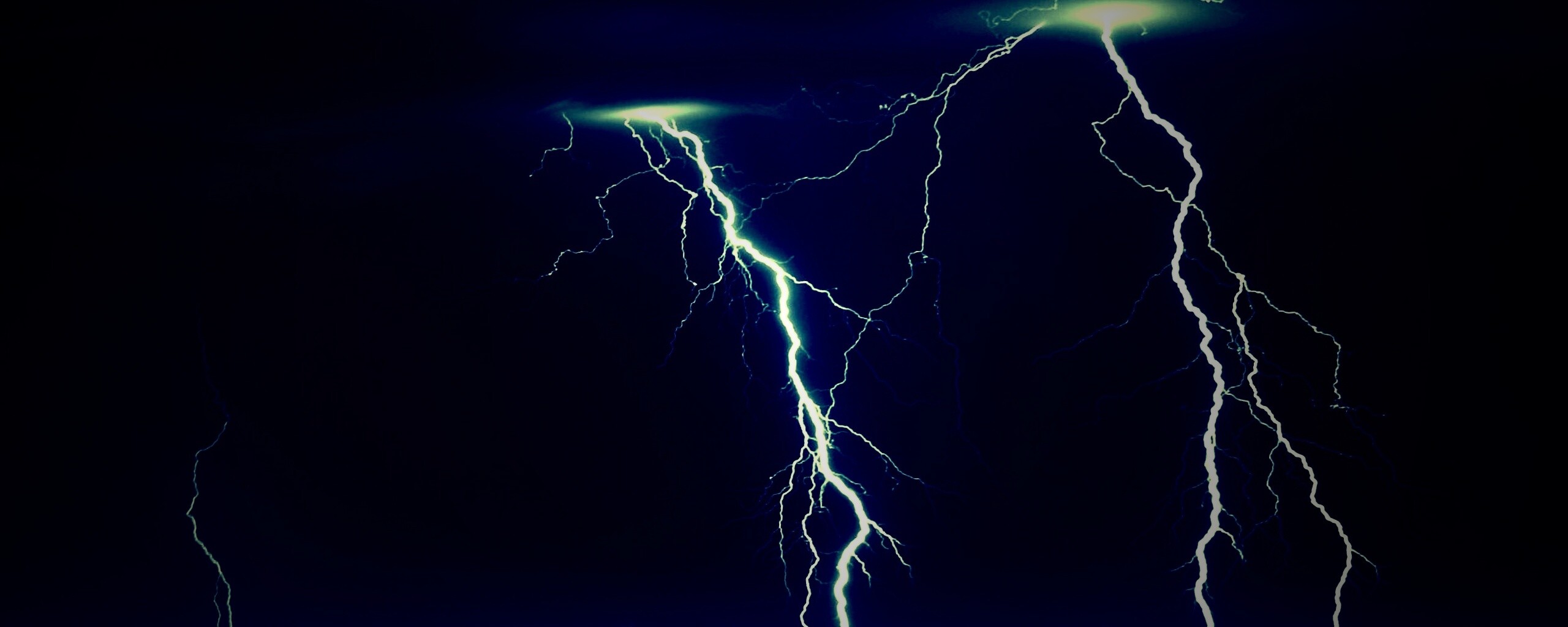 Гроза над городом обои