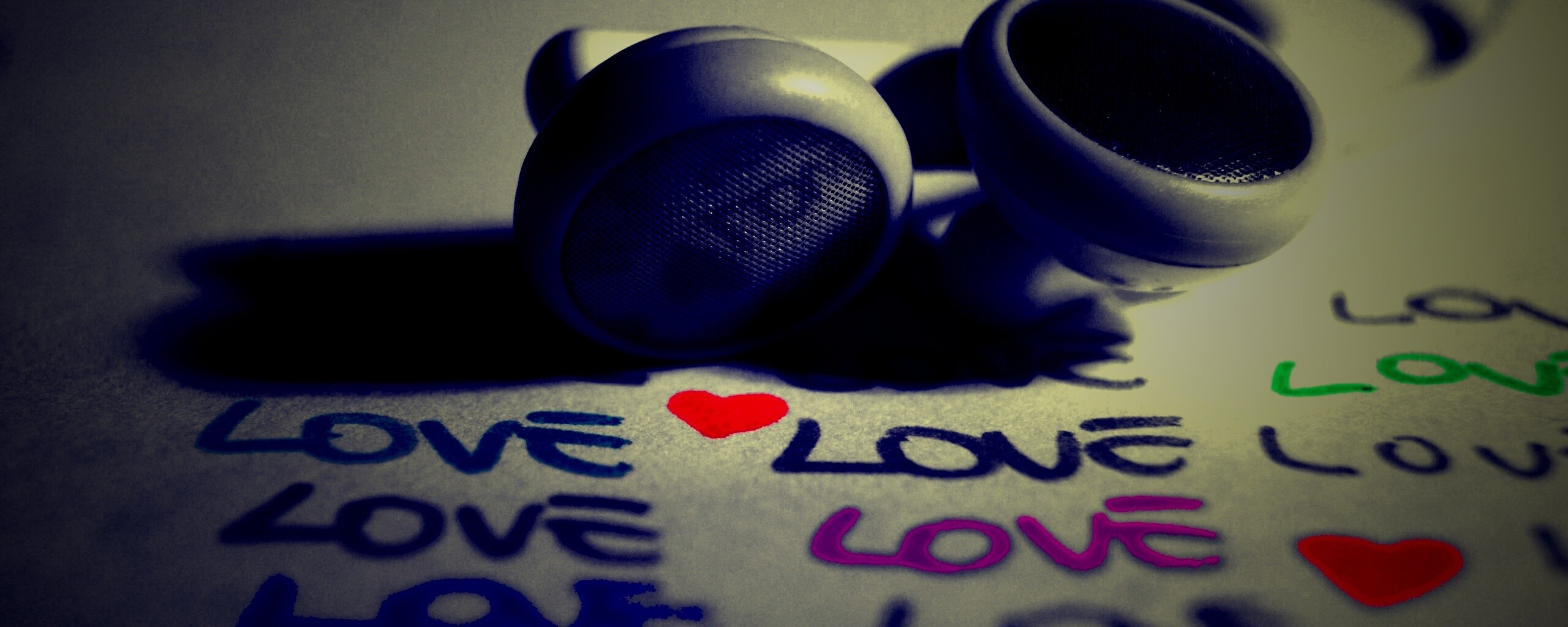 Наушники и любовь обои