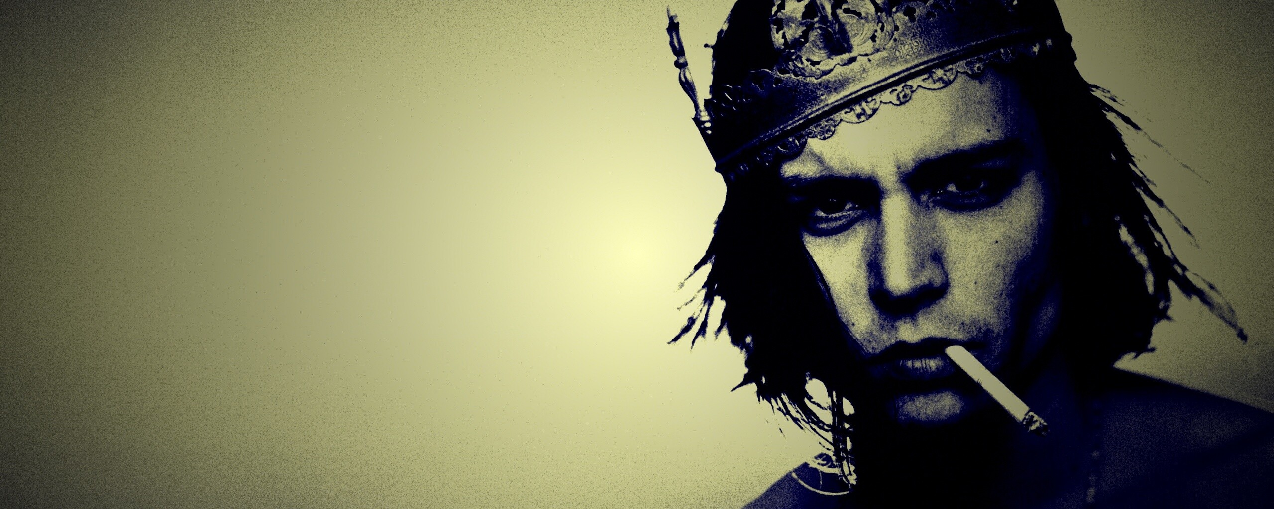 Джонни Депп в короне обои