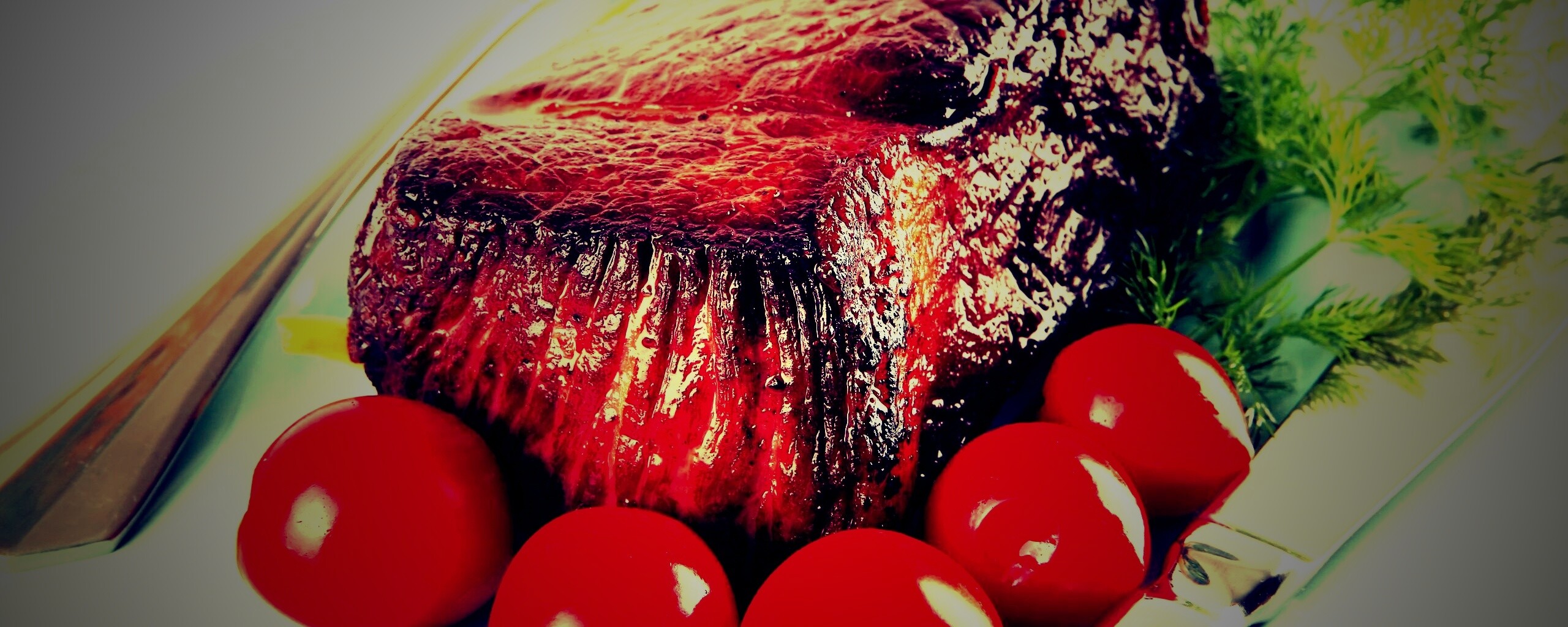 Стейк с помидорами обои