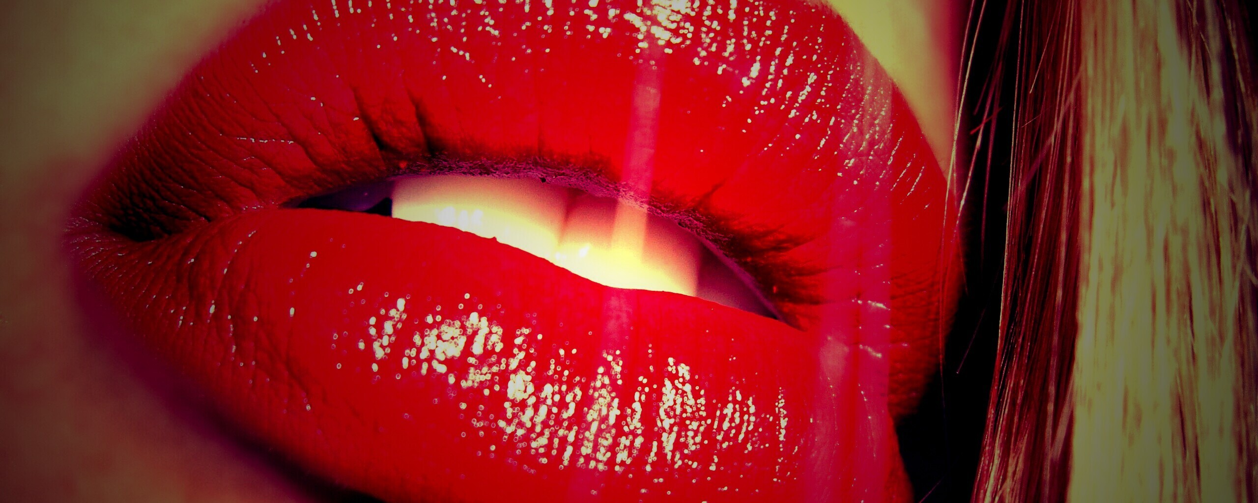 Сочные губы обои