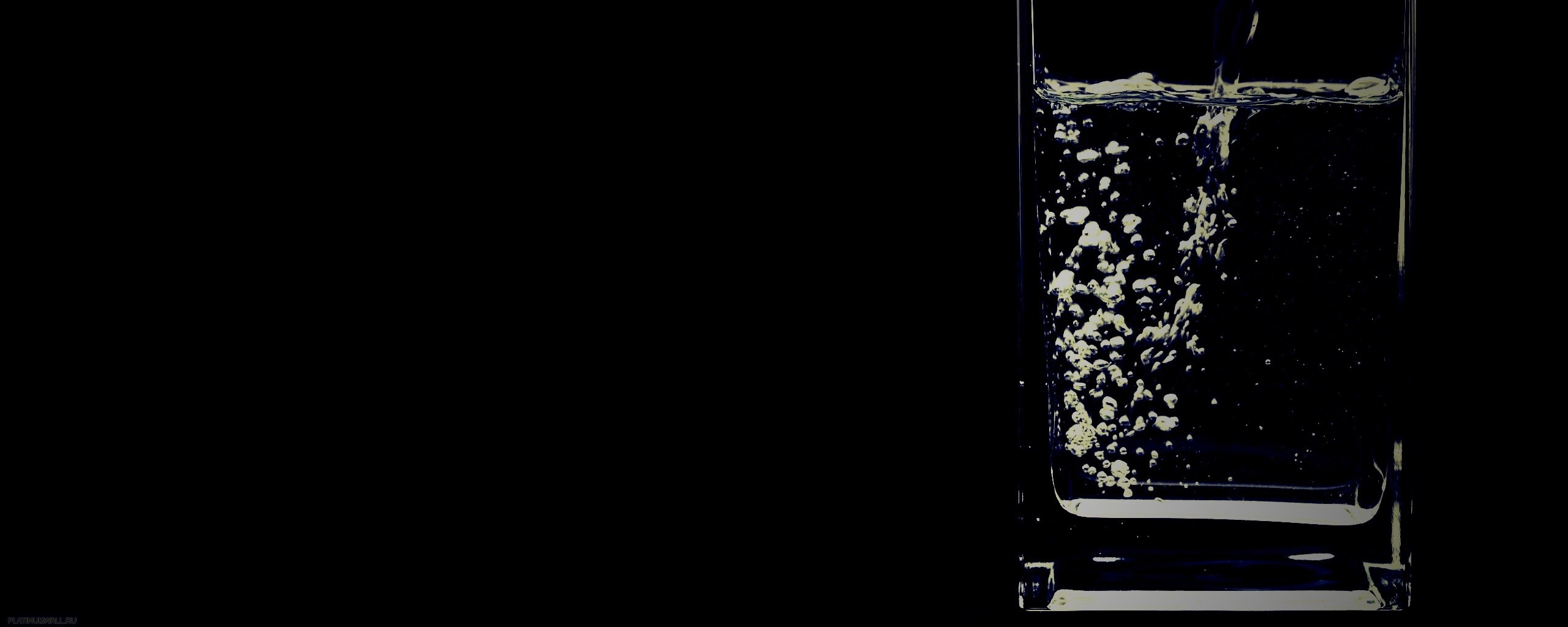 Вода в стакане обои