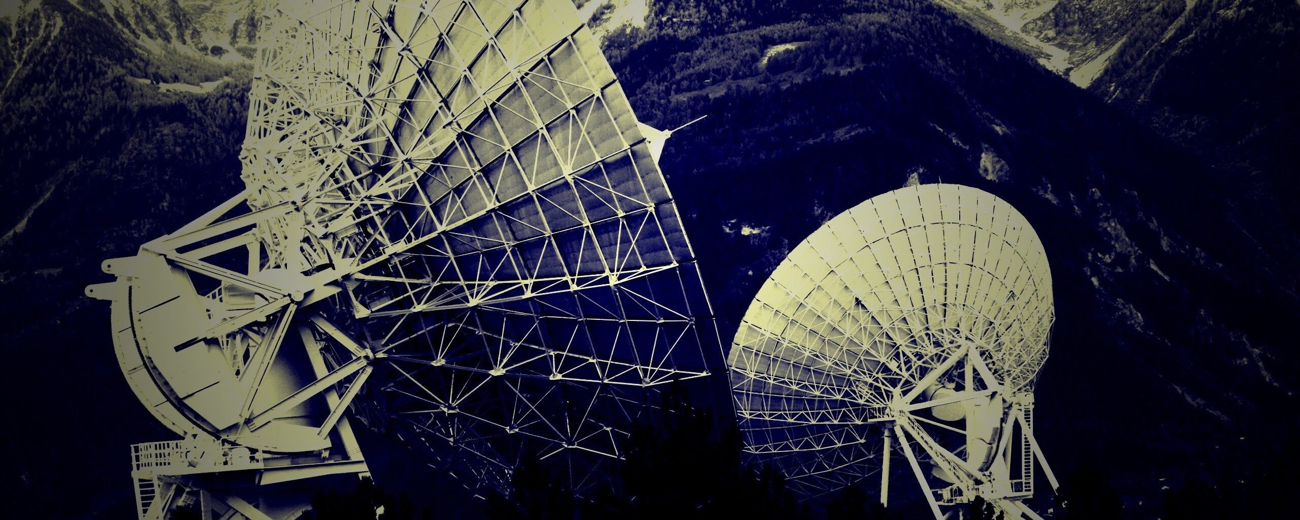 Локаторы в горах обои