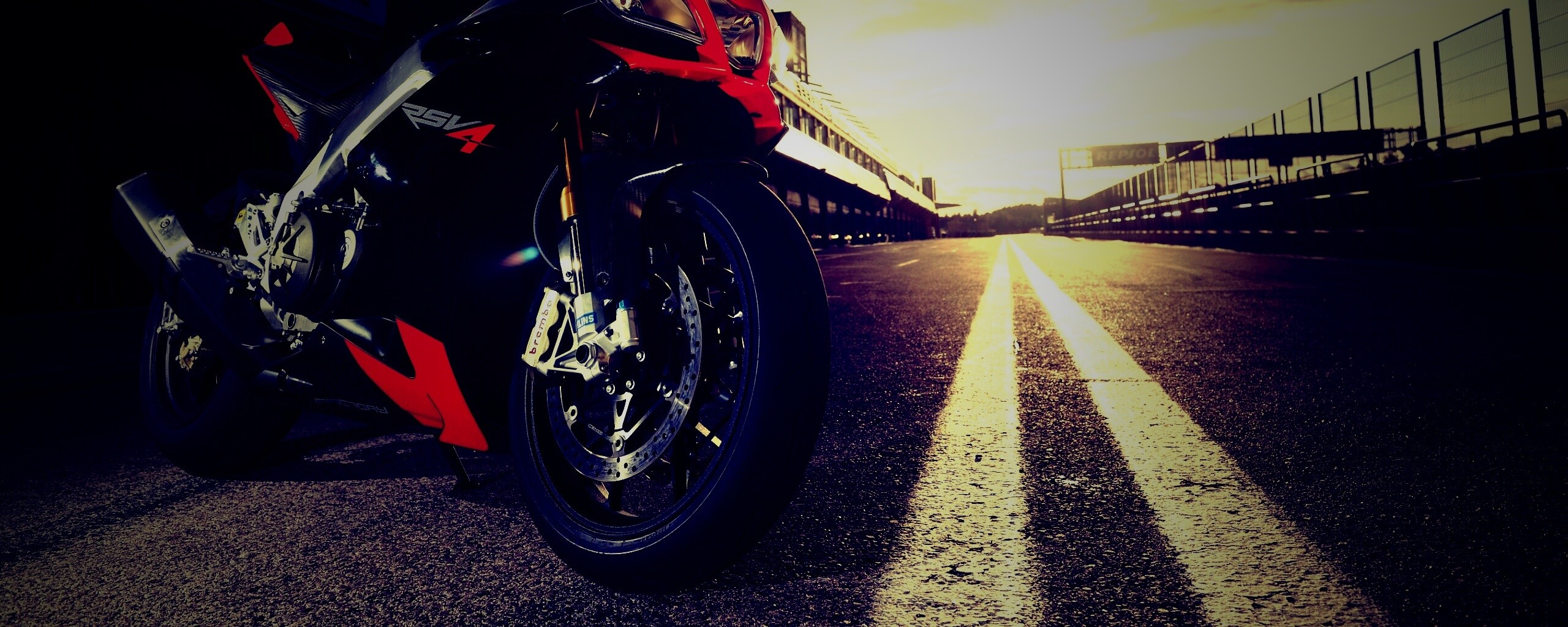 Априлия РСВ4 обои