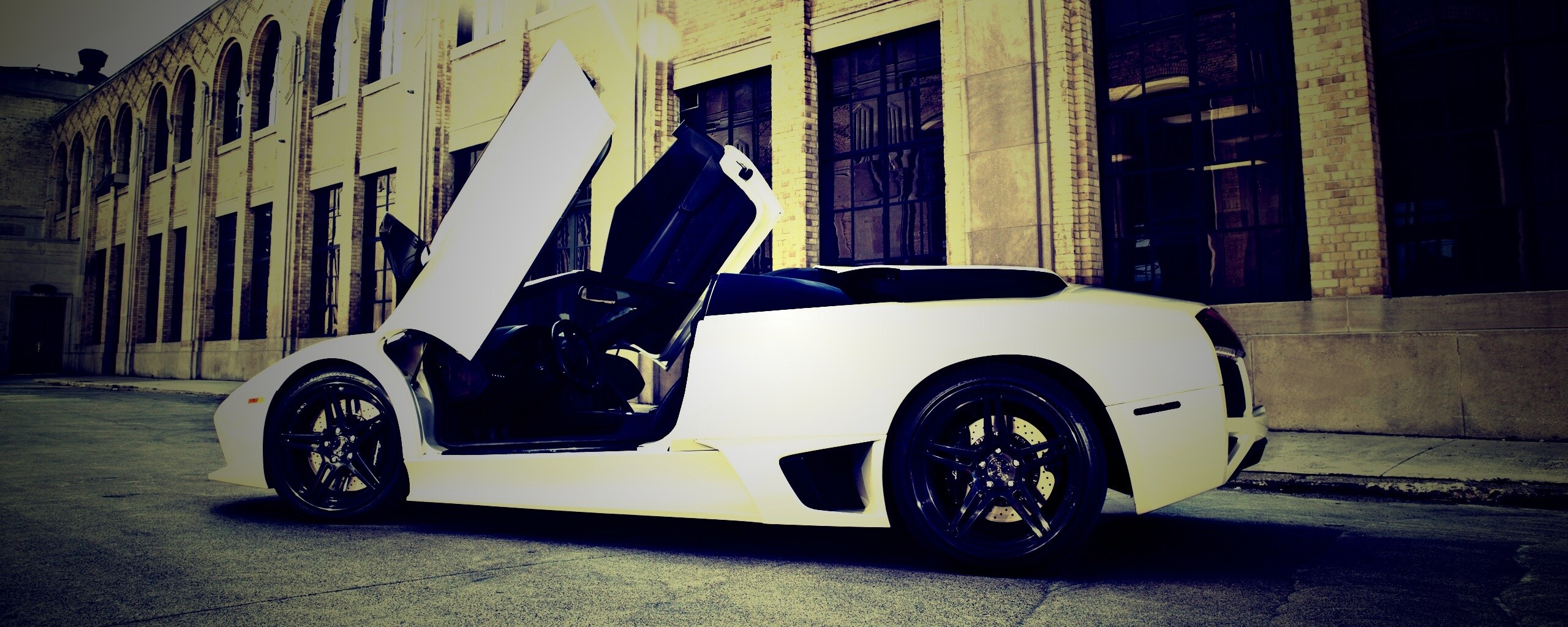 Белая Ламборгини Мурсьелаго обои