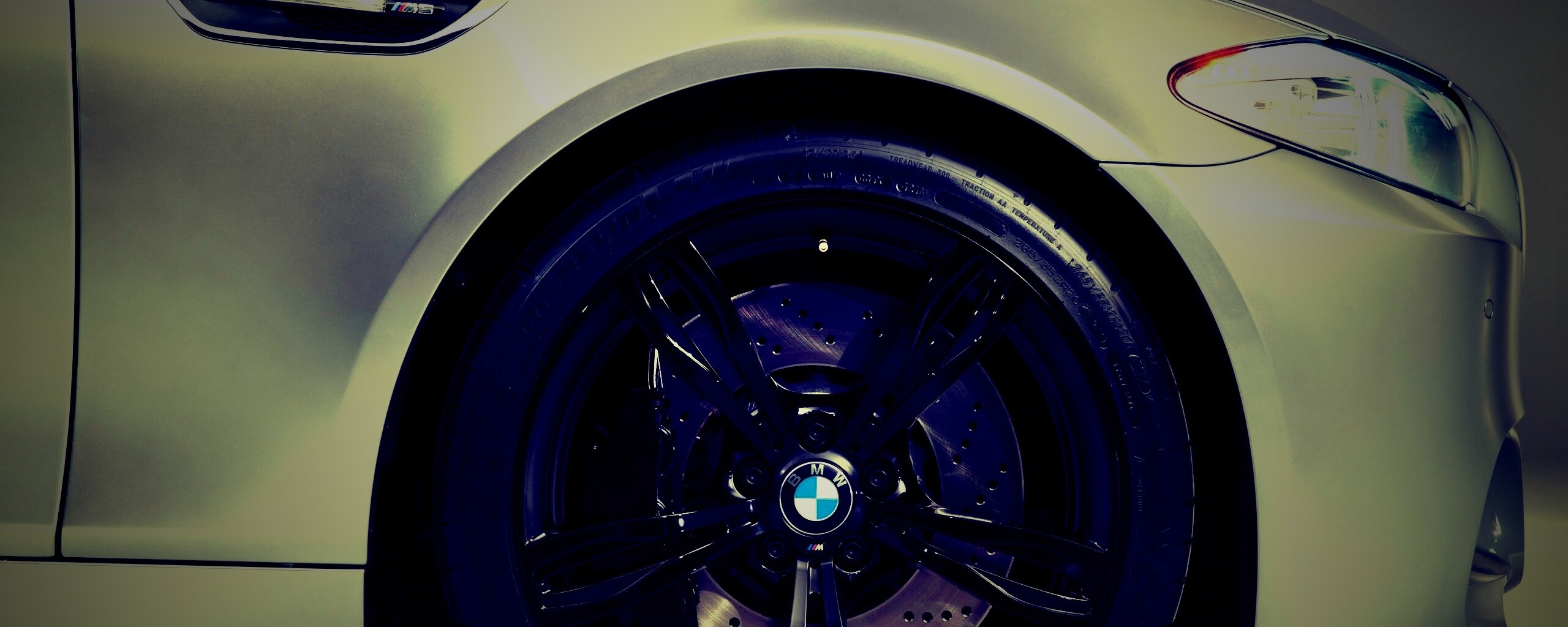 Чёрный литой диск БМВ обои