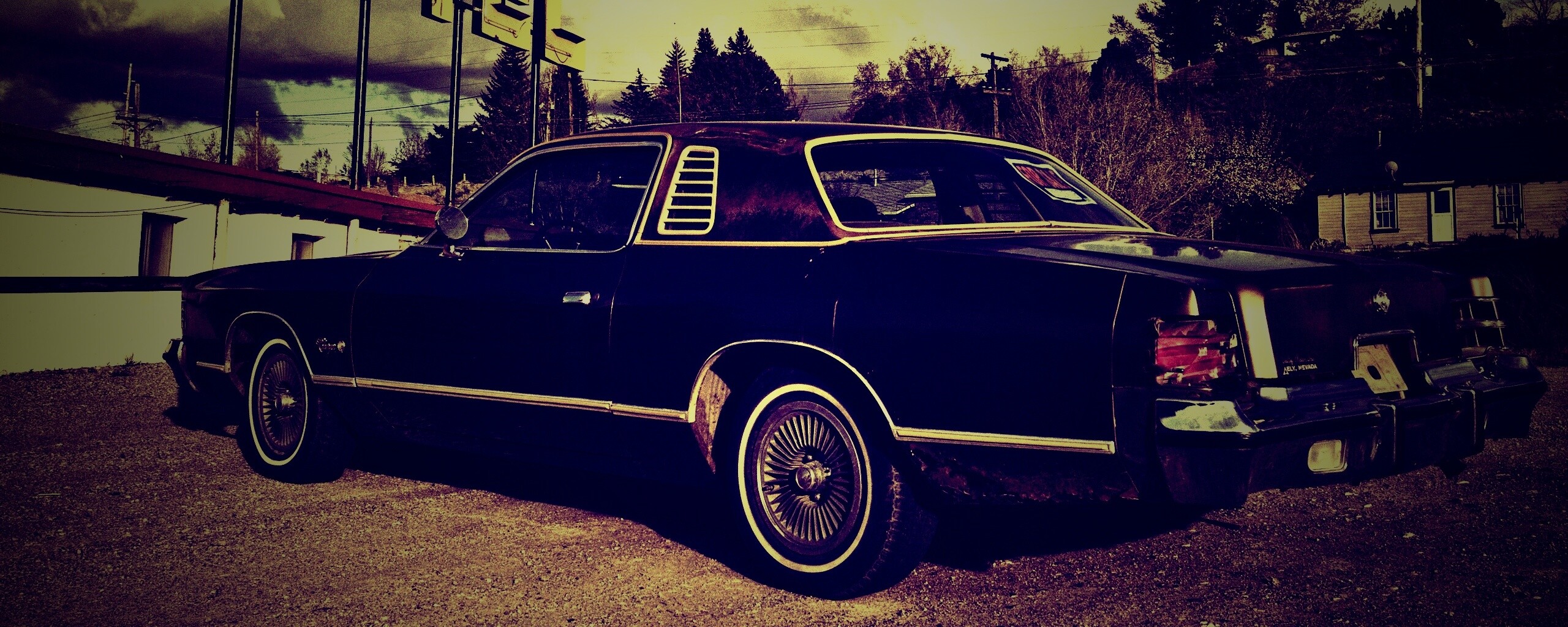 Олдскульный Dodge около мотеля обои