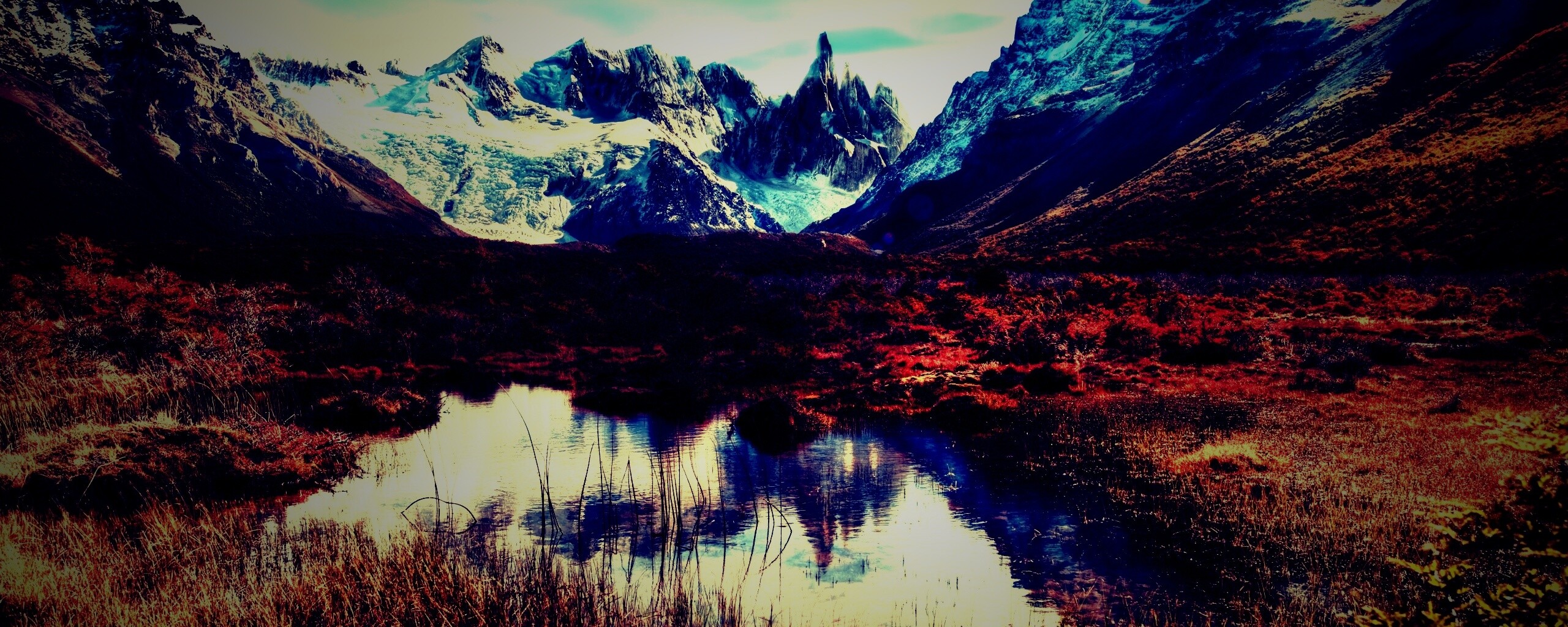 Болота на фоне гор обои