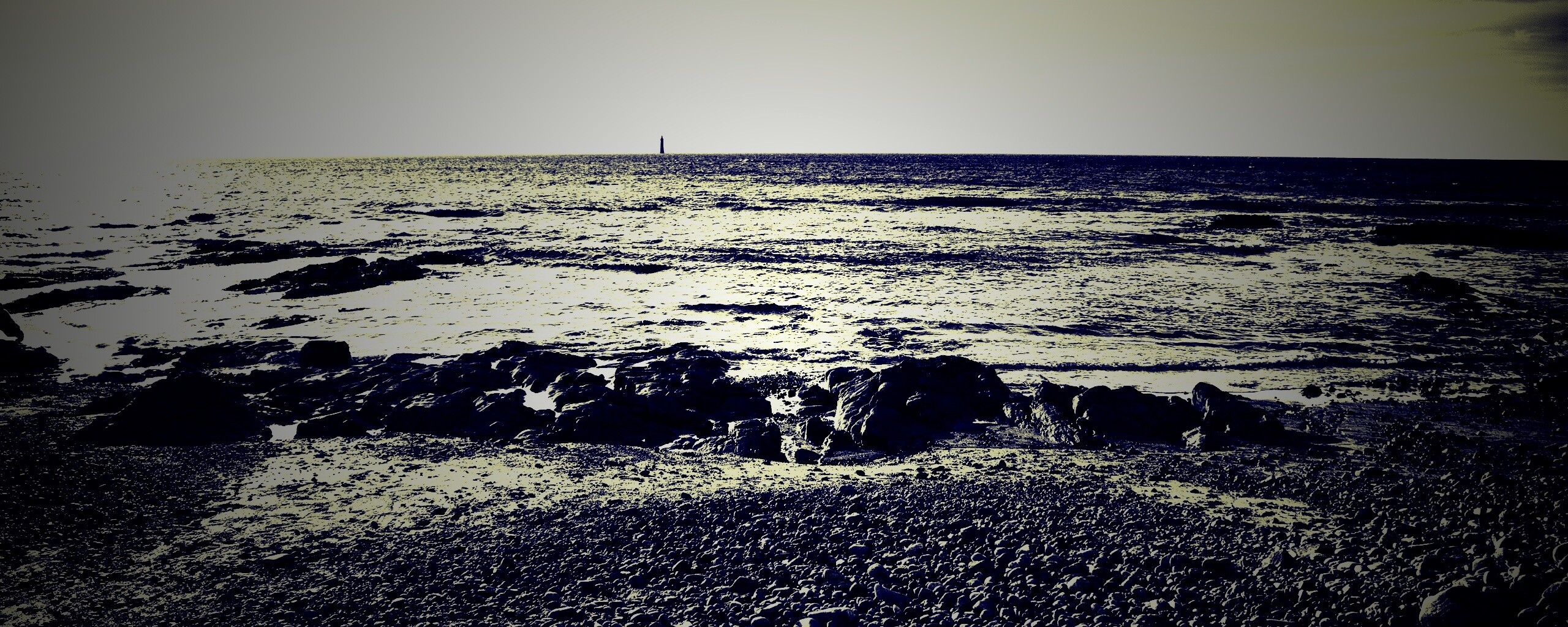 Чёрно-белое фото побережья обои