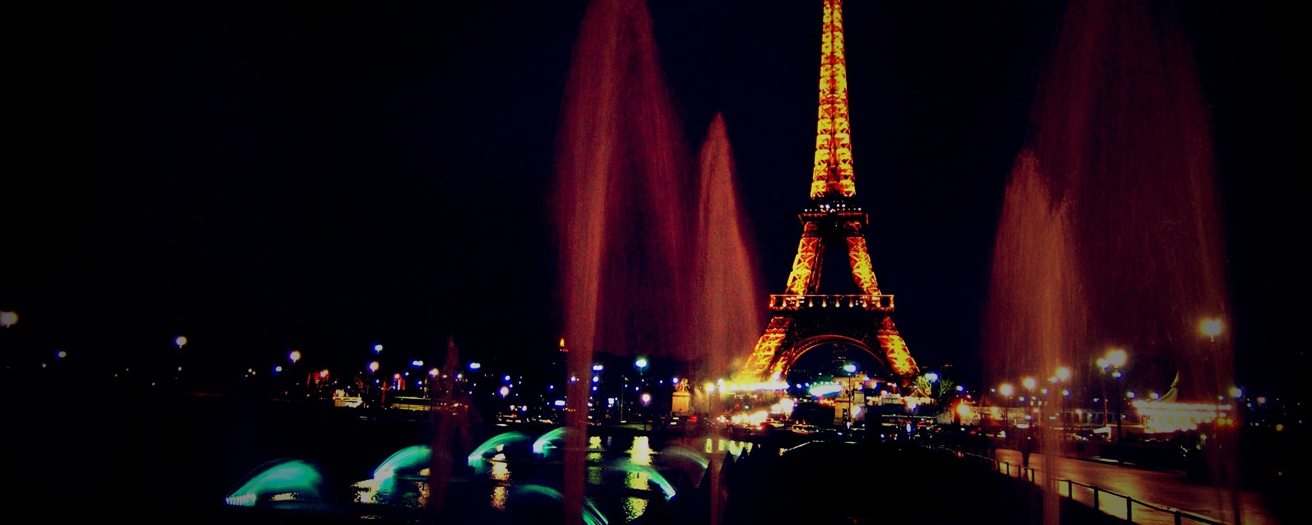 Фонтаны напротив башни Эйфеля обои