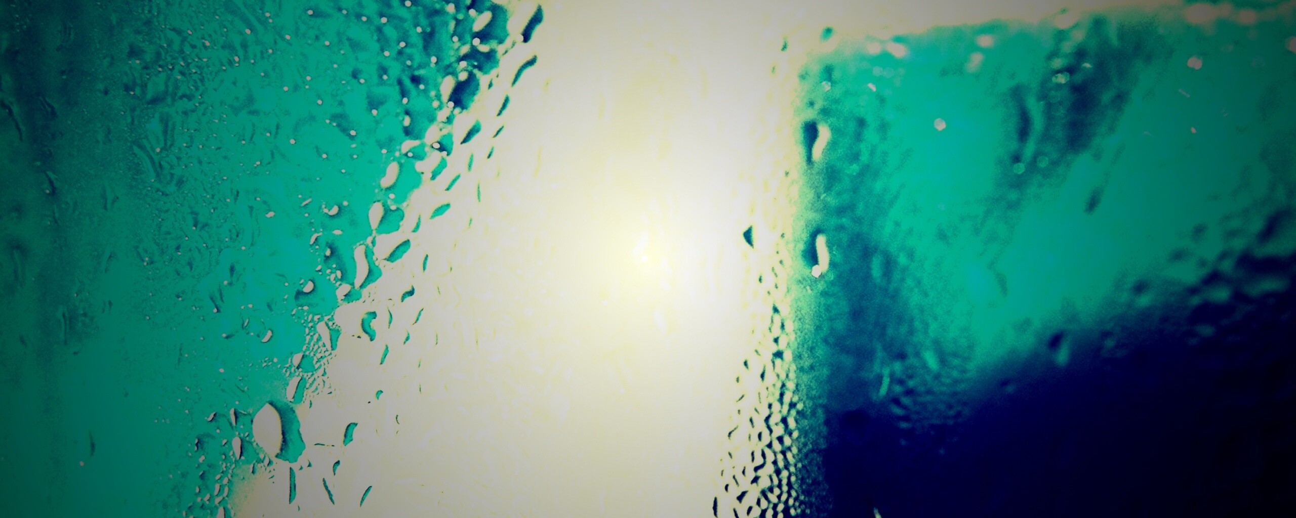 За стеклом обои