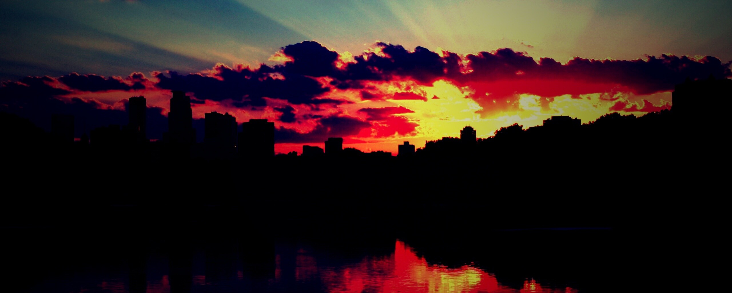 Закат над городом обои