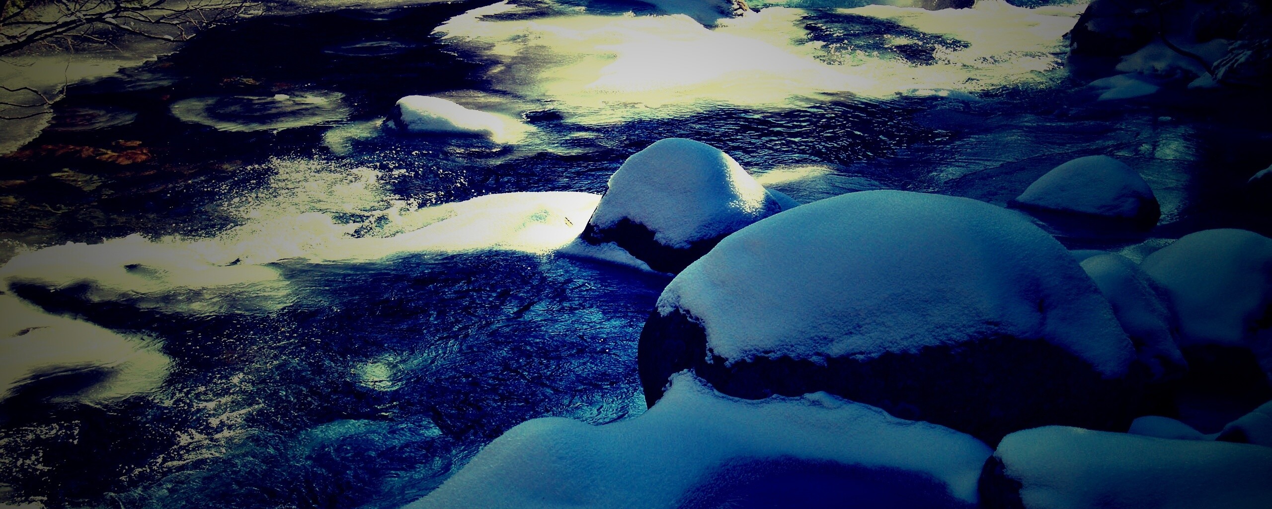 Замёрзжая речка обои