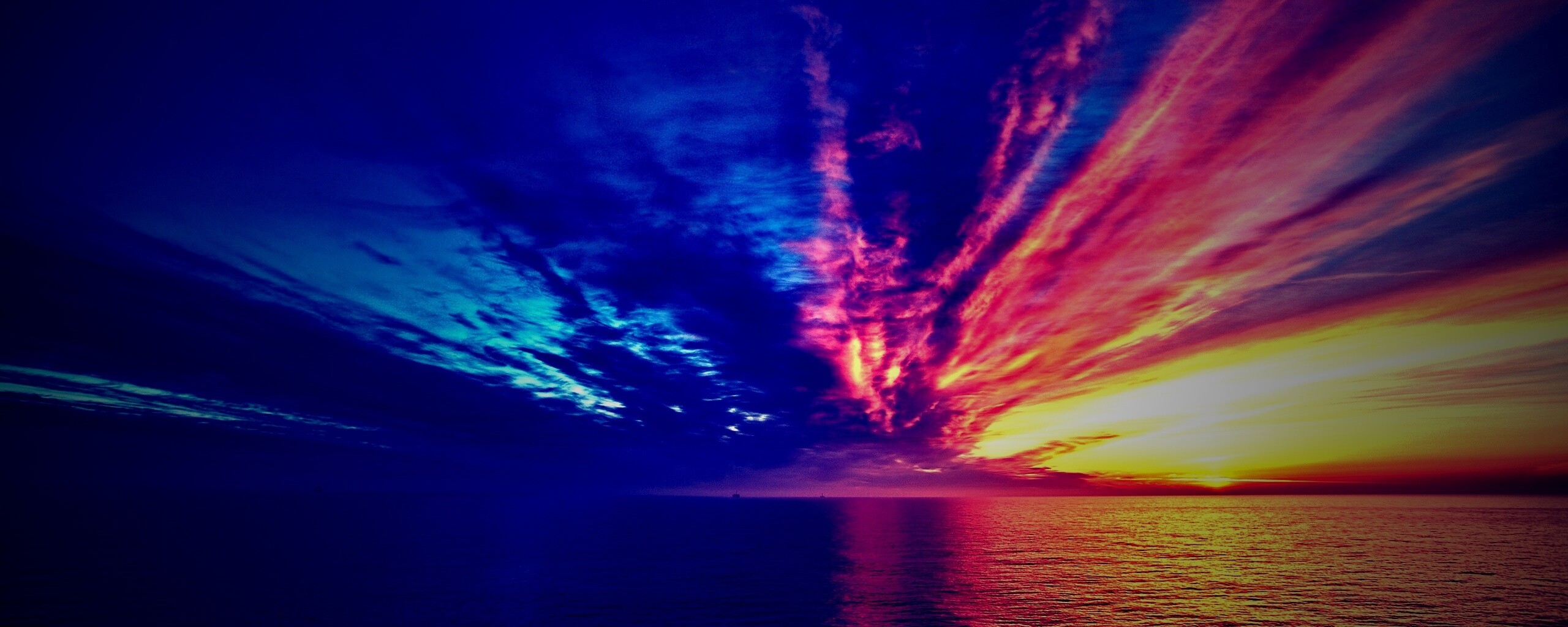 Закатное небо над морем обои