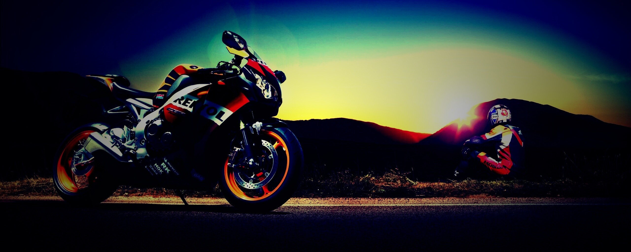 Мотоциклист и мотоцикл обои