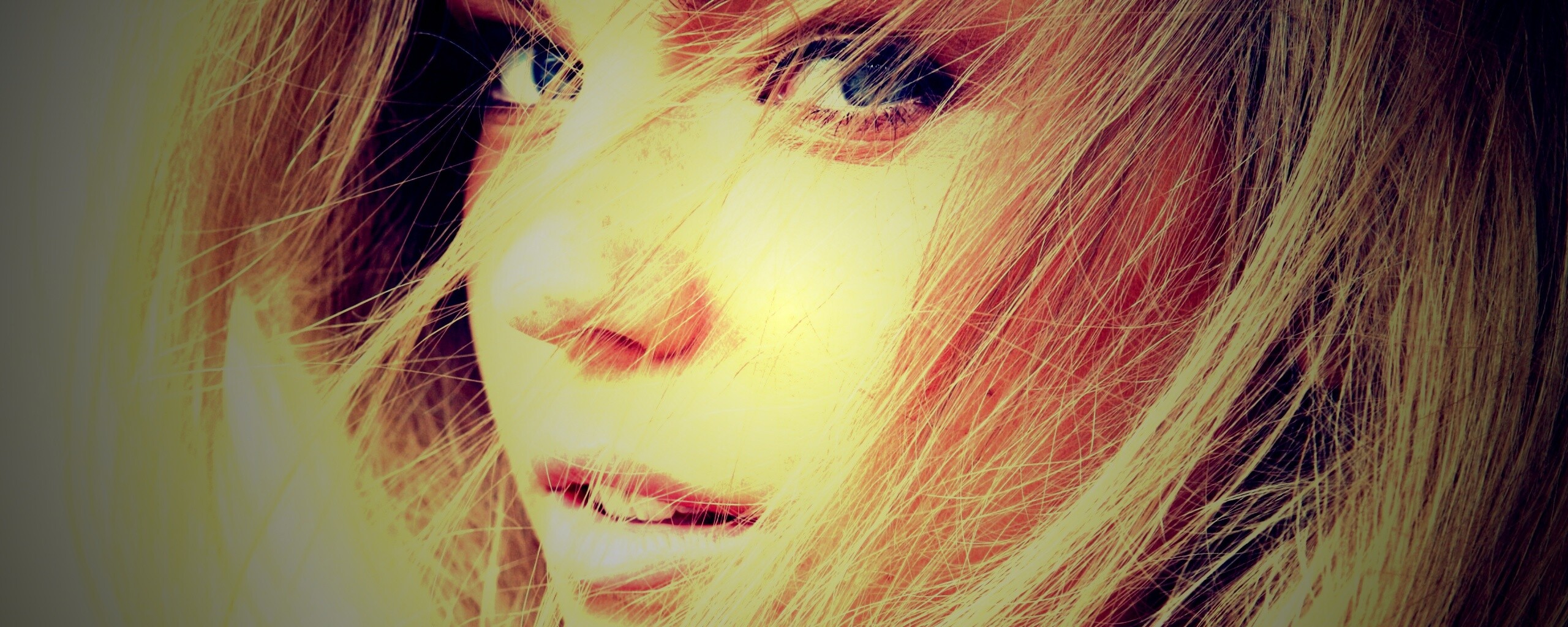 Завораживающий взгляд обои