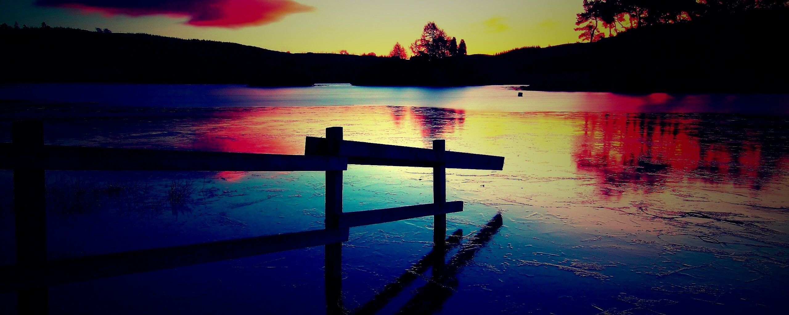 Красивый закат на озере обои