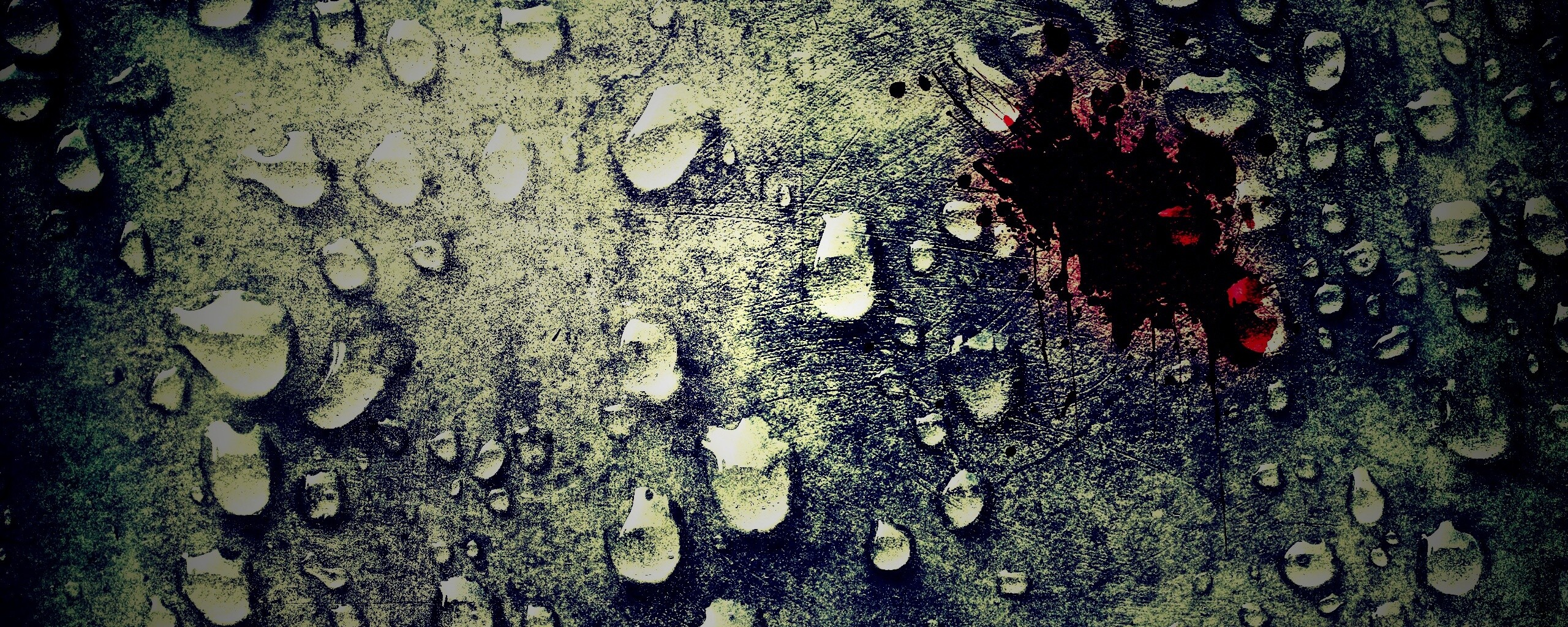 Кровавое пятно и капли воды обои