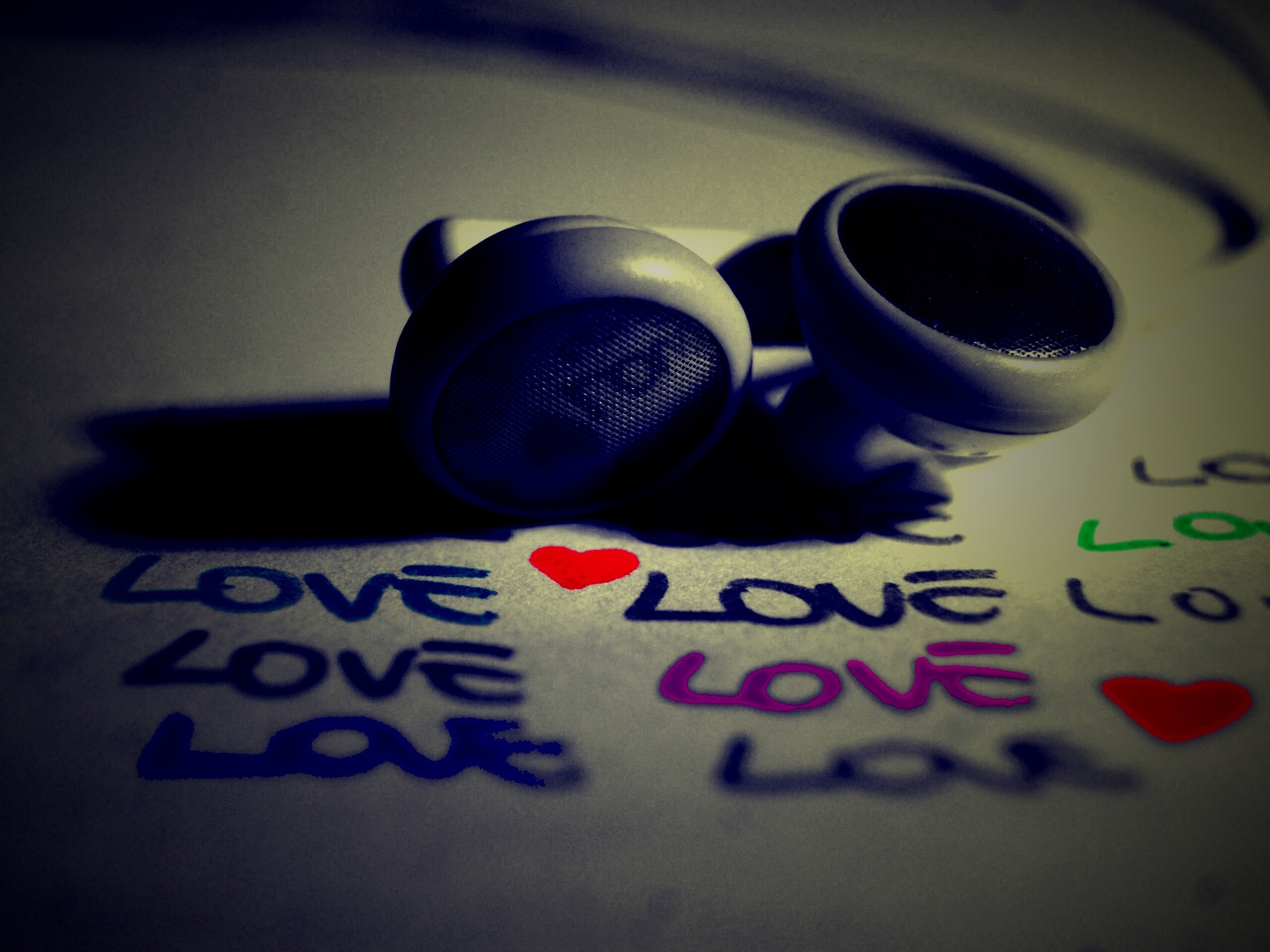 Наушники и любовь обои