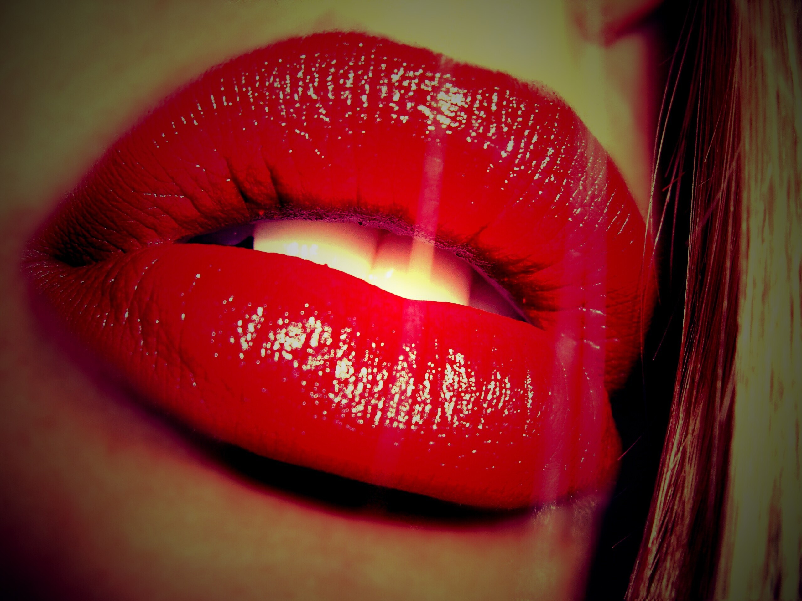 Сочные губы обои