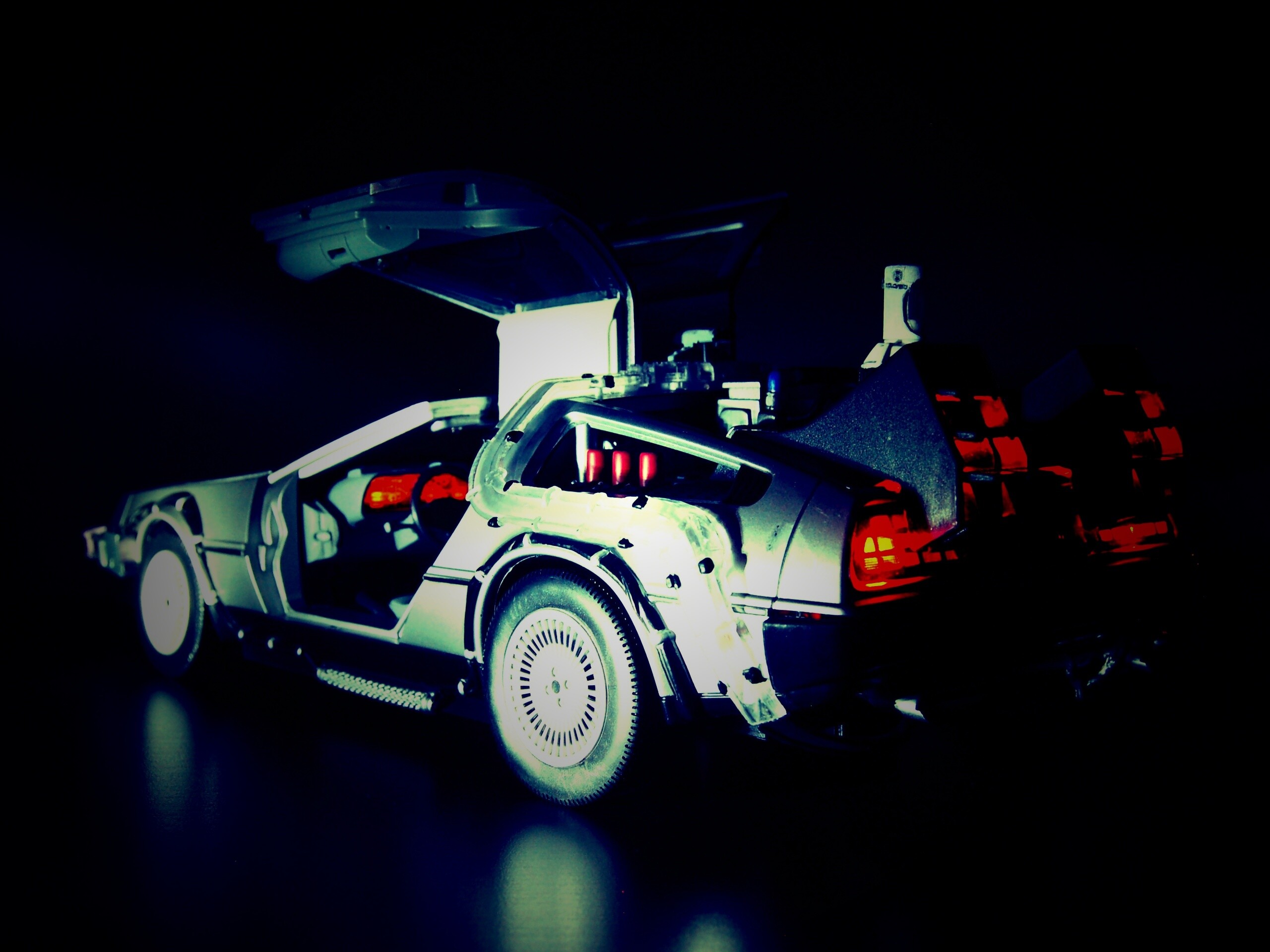 Фигурка делореана обои