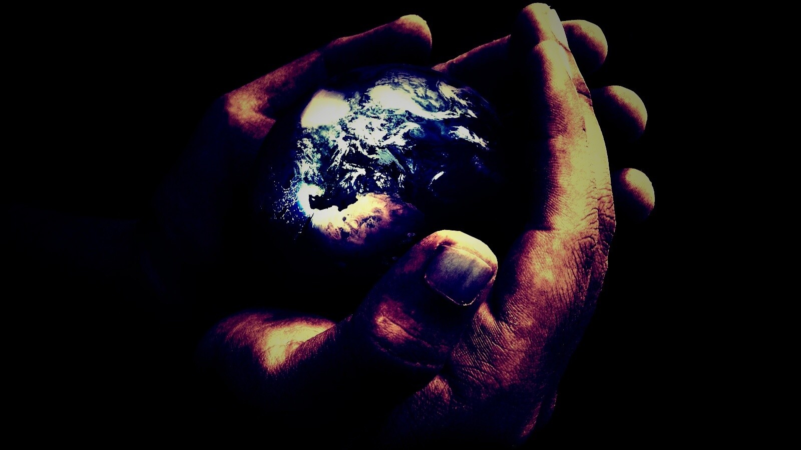 Мир в руках обои