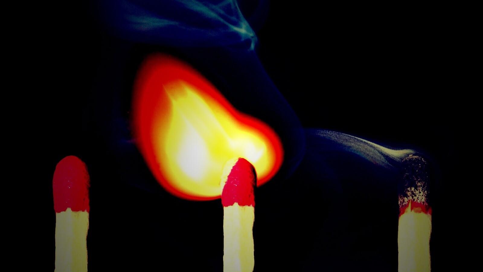 Три состояния спички обои