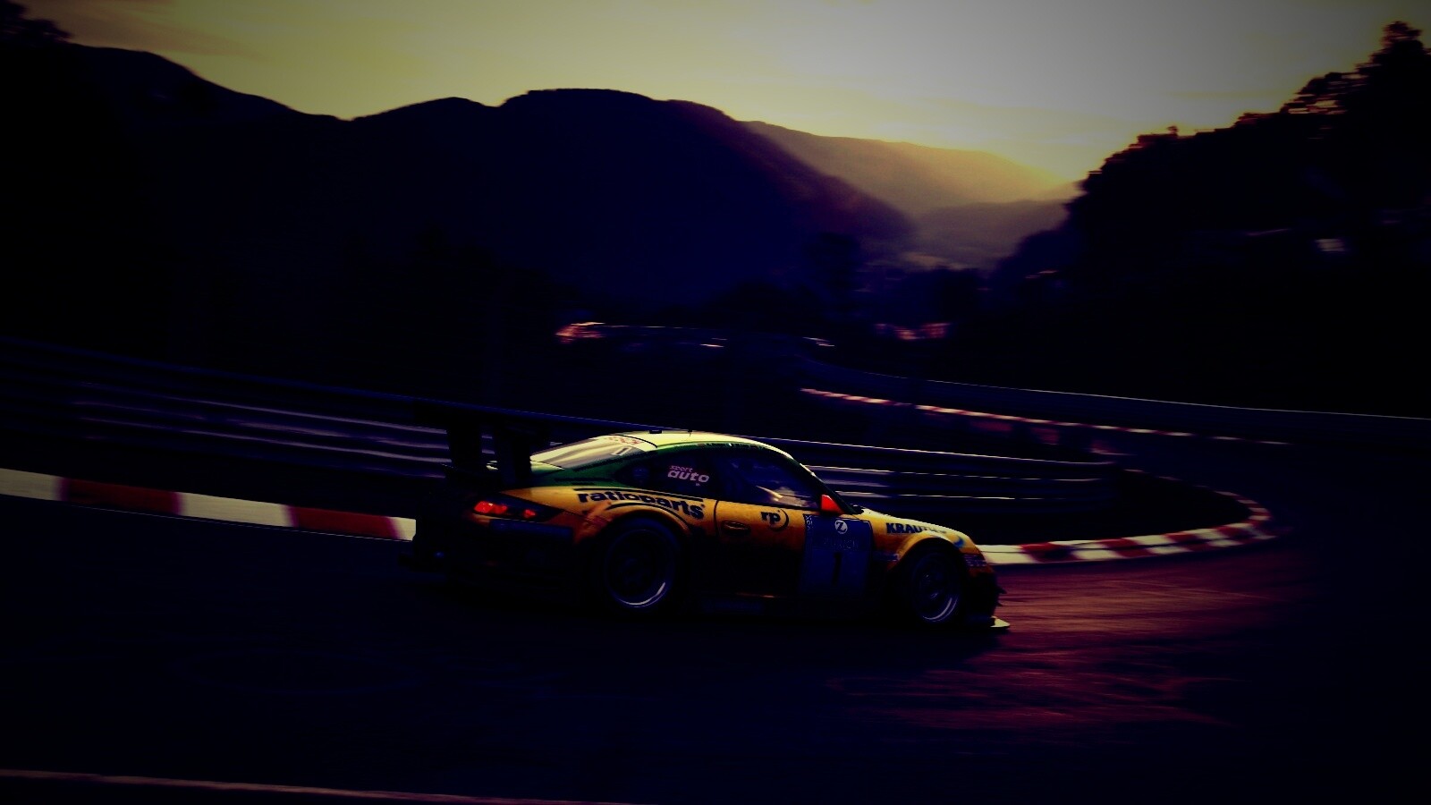 Гоночный Порше на треке обои