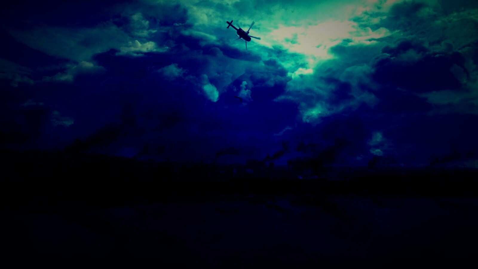 Дымящий город обои