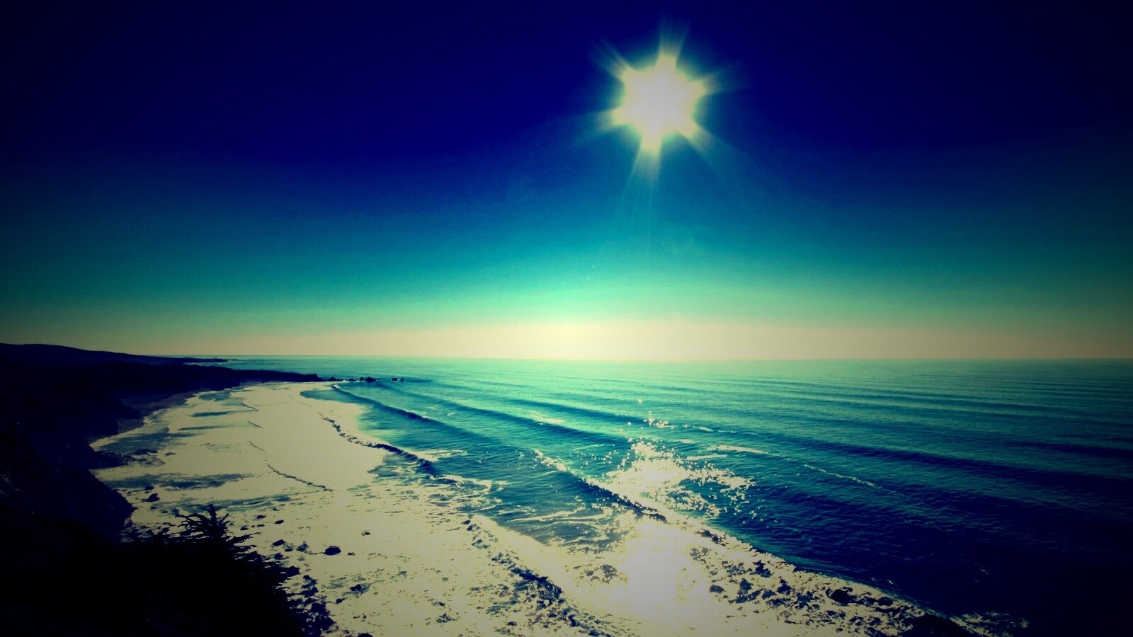 Солнце над морем обои