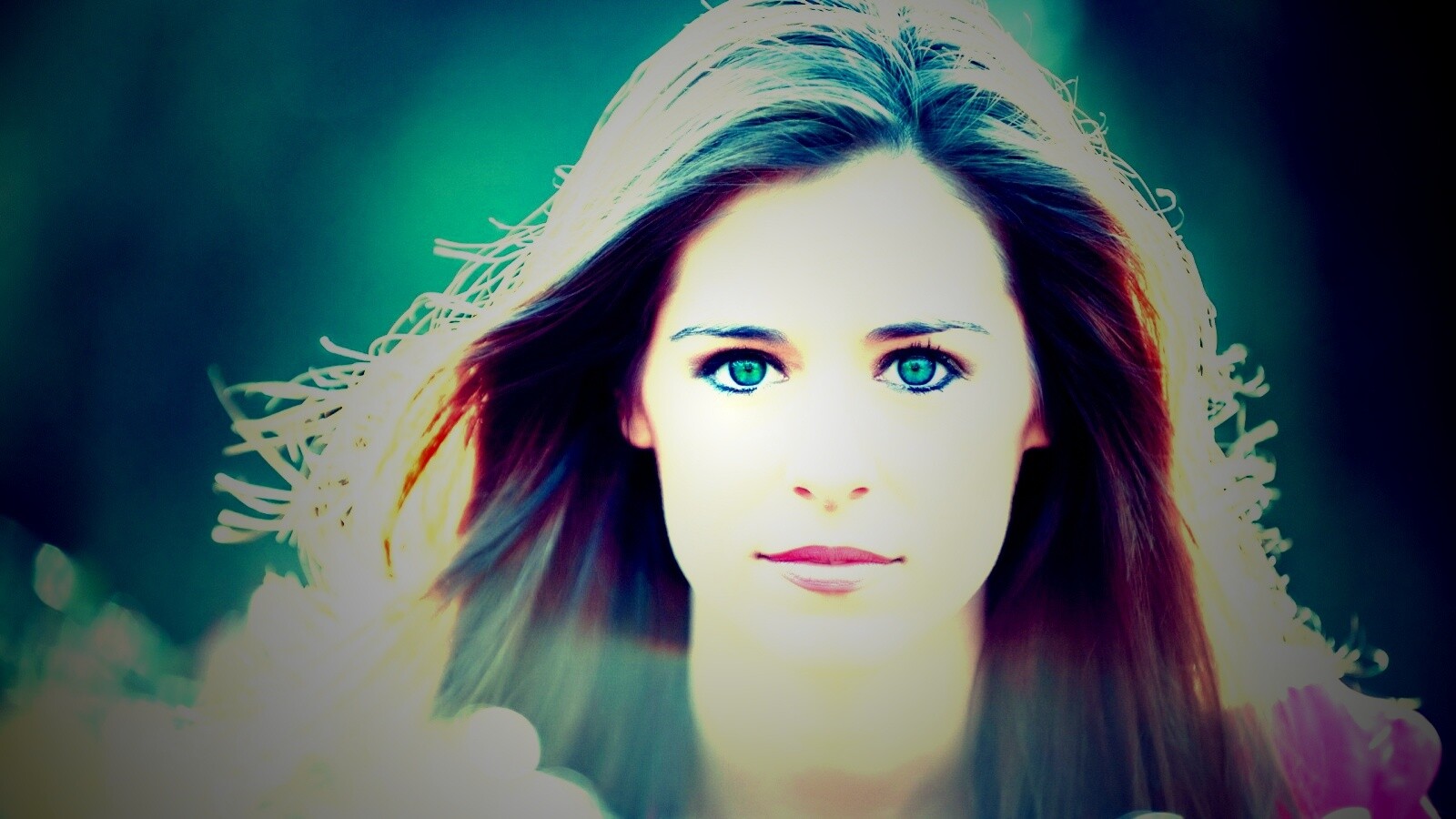 Девушка с голубыми глазами обои