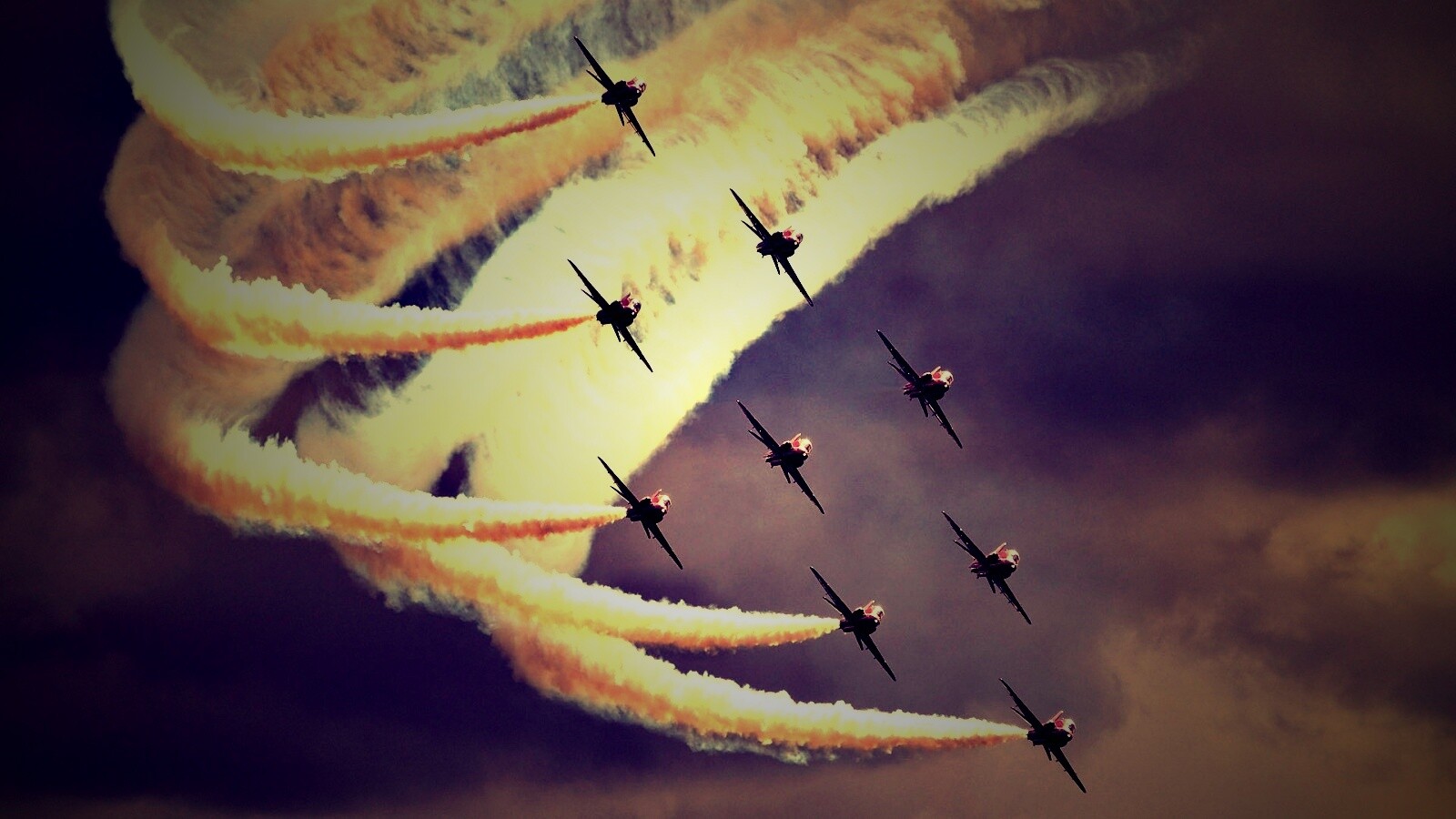 Красивая эскадра самолетов на авиашоу обои