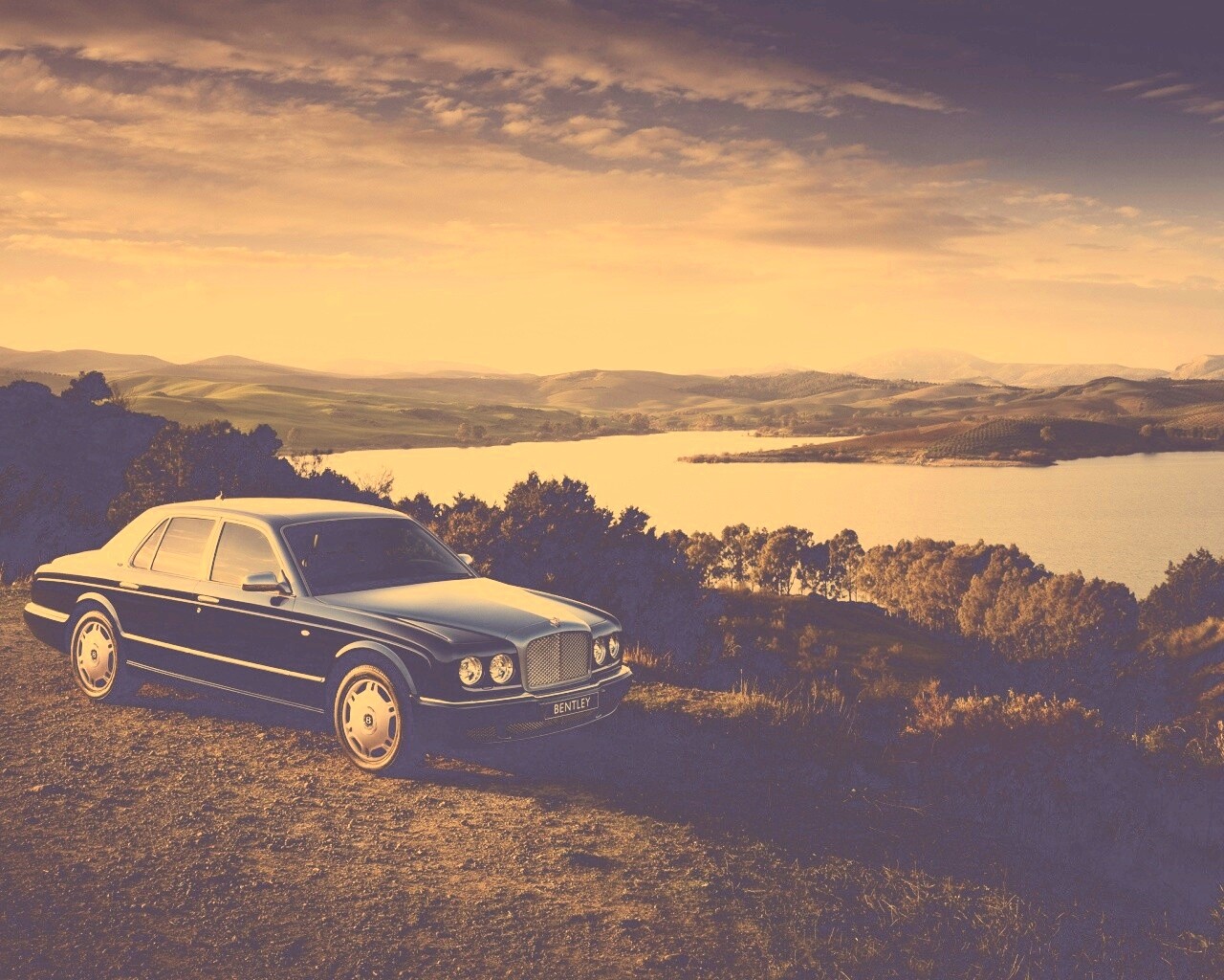 Бентли на природе обои