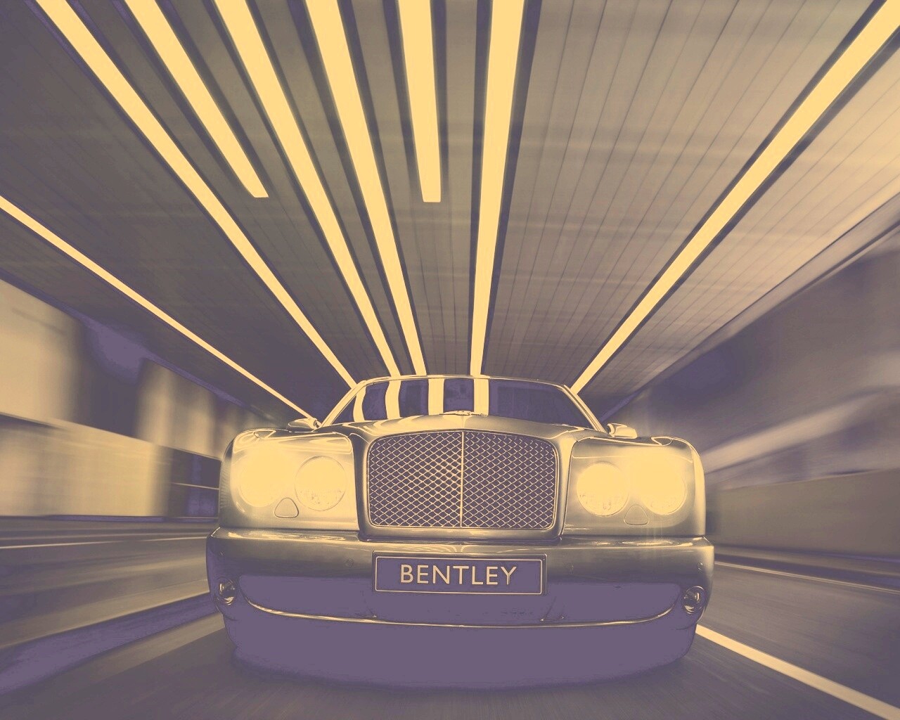 Бентли в тоннеле обои