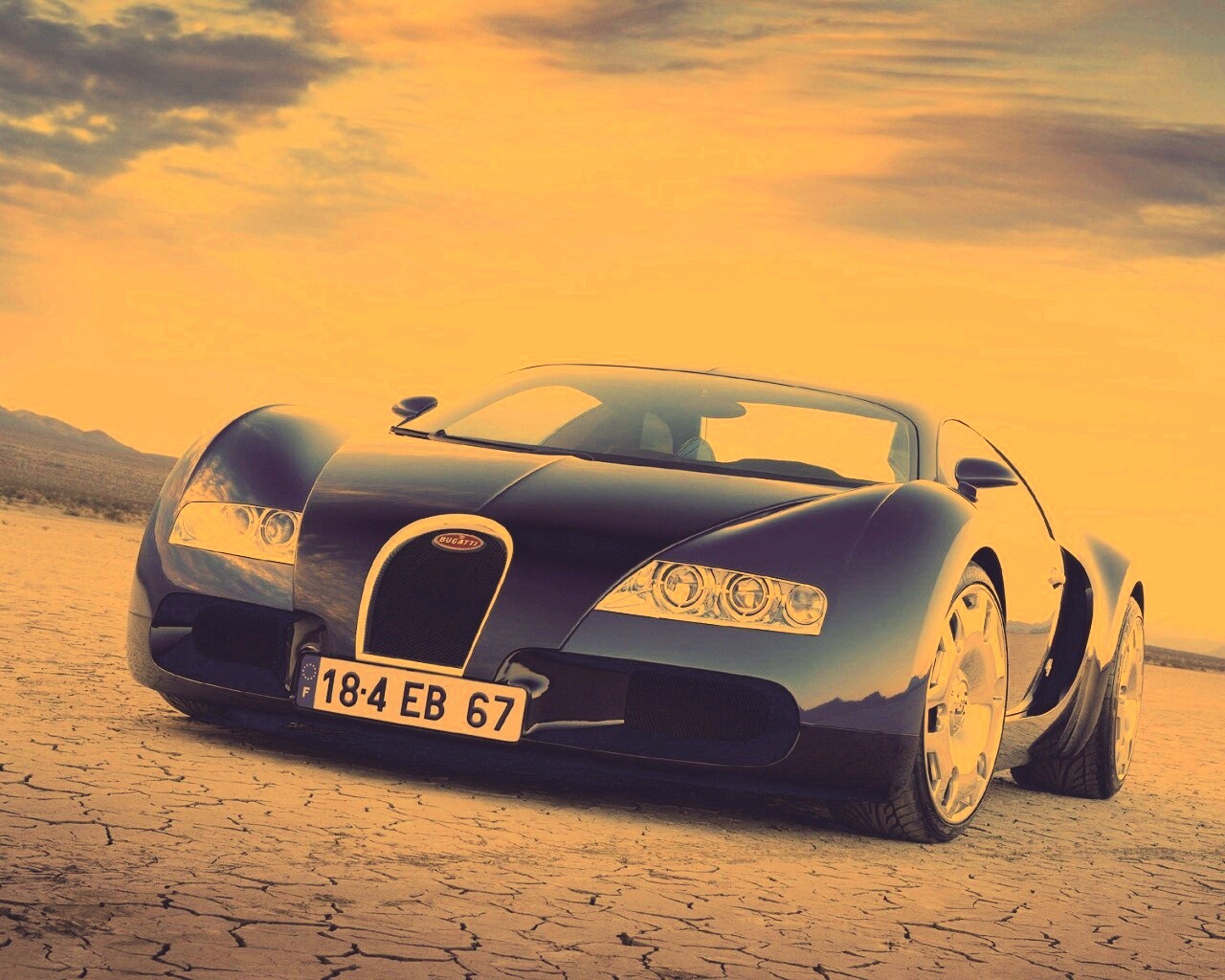Бугатти в пустыне обои
