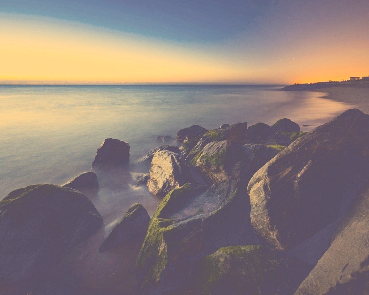 Камни на берегу обои